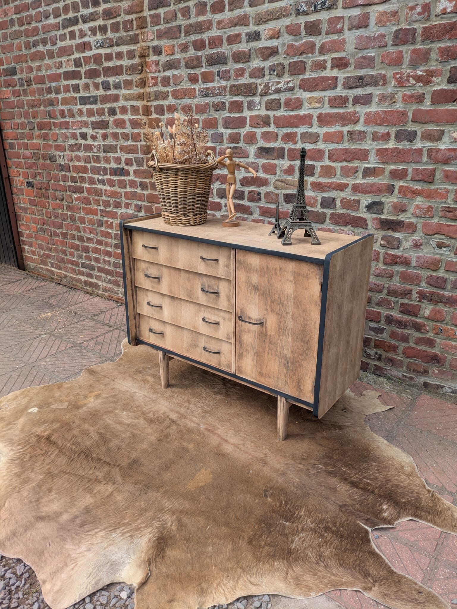 Vintage buffet