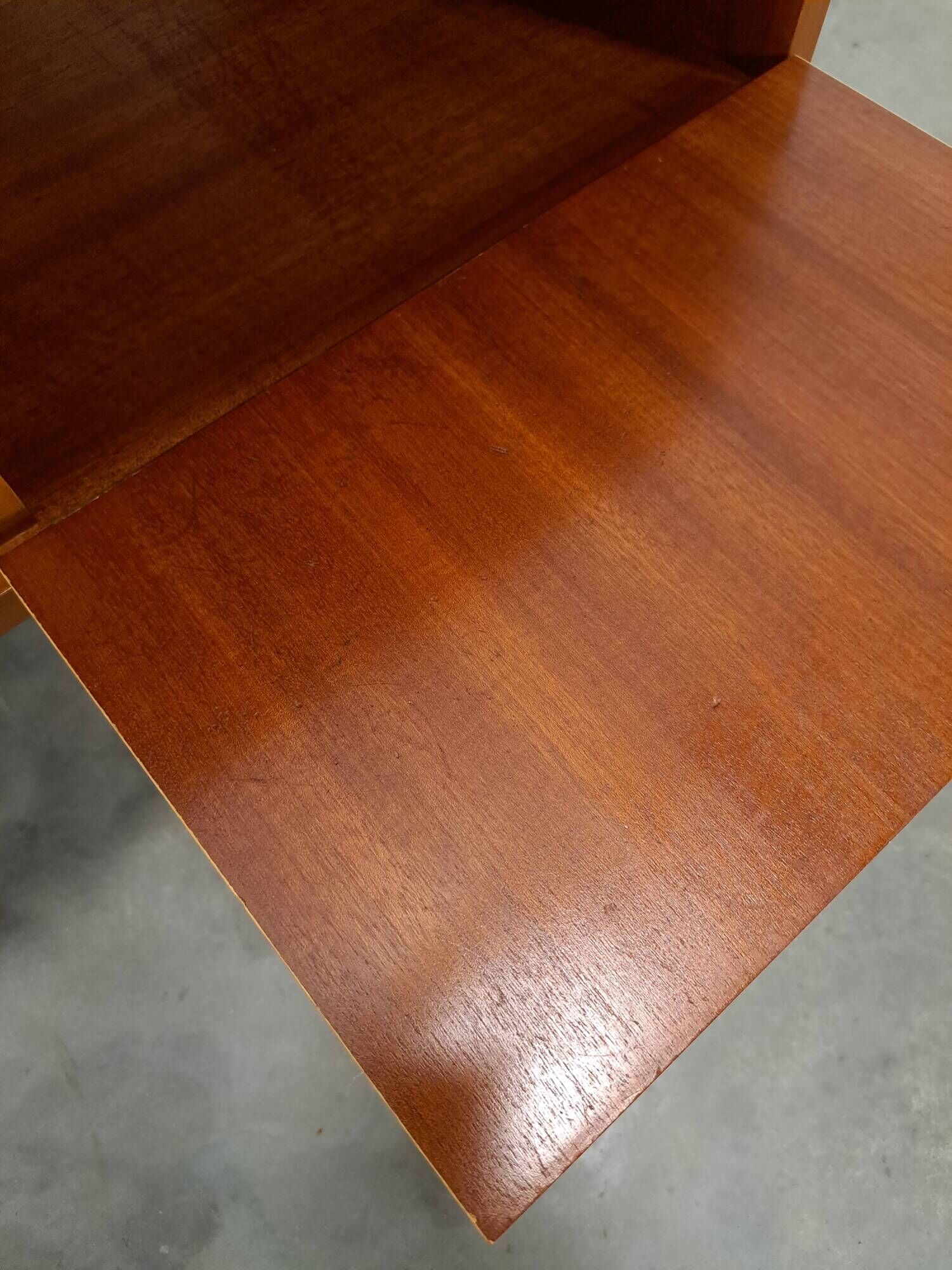 Mid-Century kastje J.D. Freese met klep en zwart opaline glas