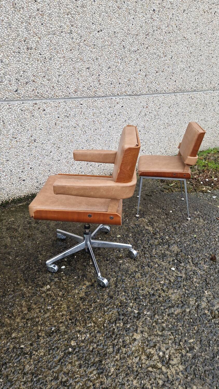 Set of an office chair and 2 Marcom chairs from the 60s