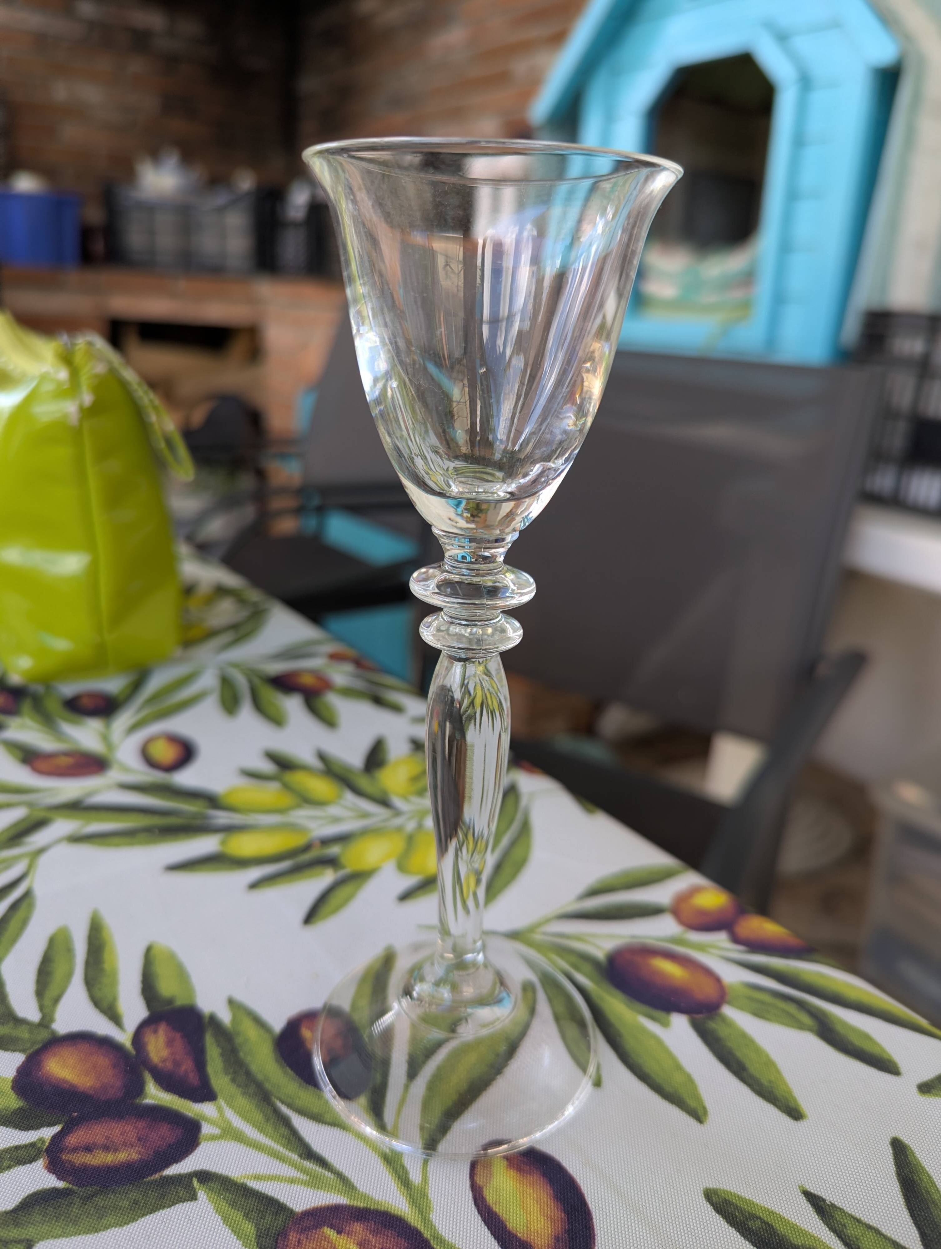 Footed liqueur glasses