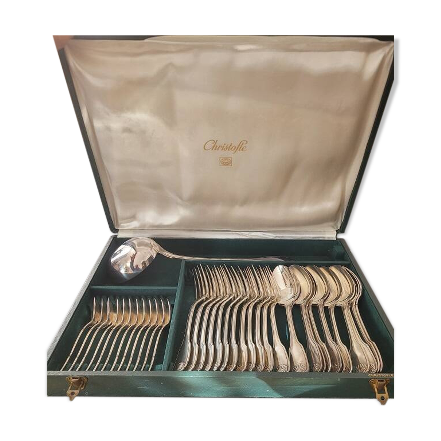 Boîte à charnière de style Christian Dior vintage en métal argenté et