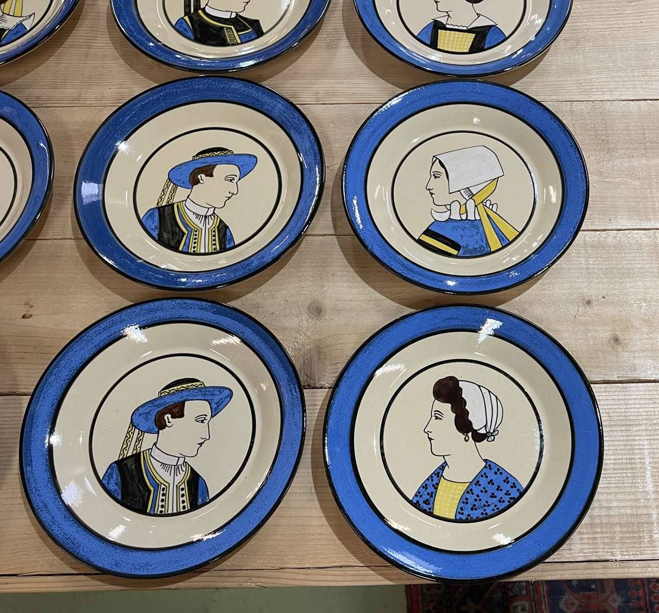 Set of 12 earthenware plates from Quimper from the 1930s - 12 portraits