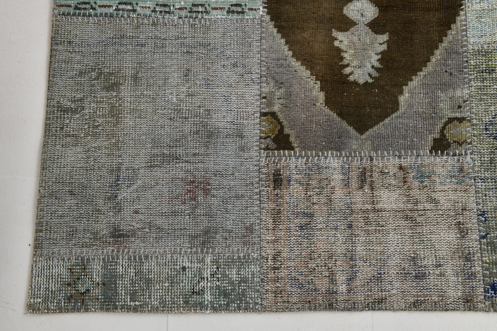 Neutral tones turkish rug 304x211cm