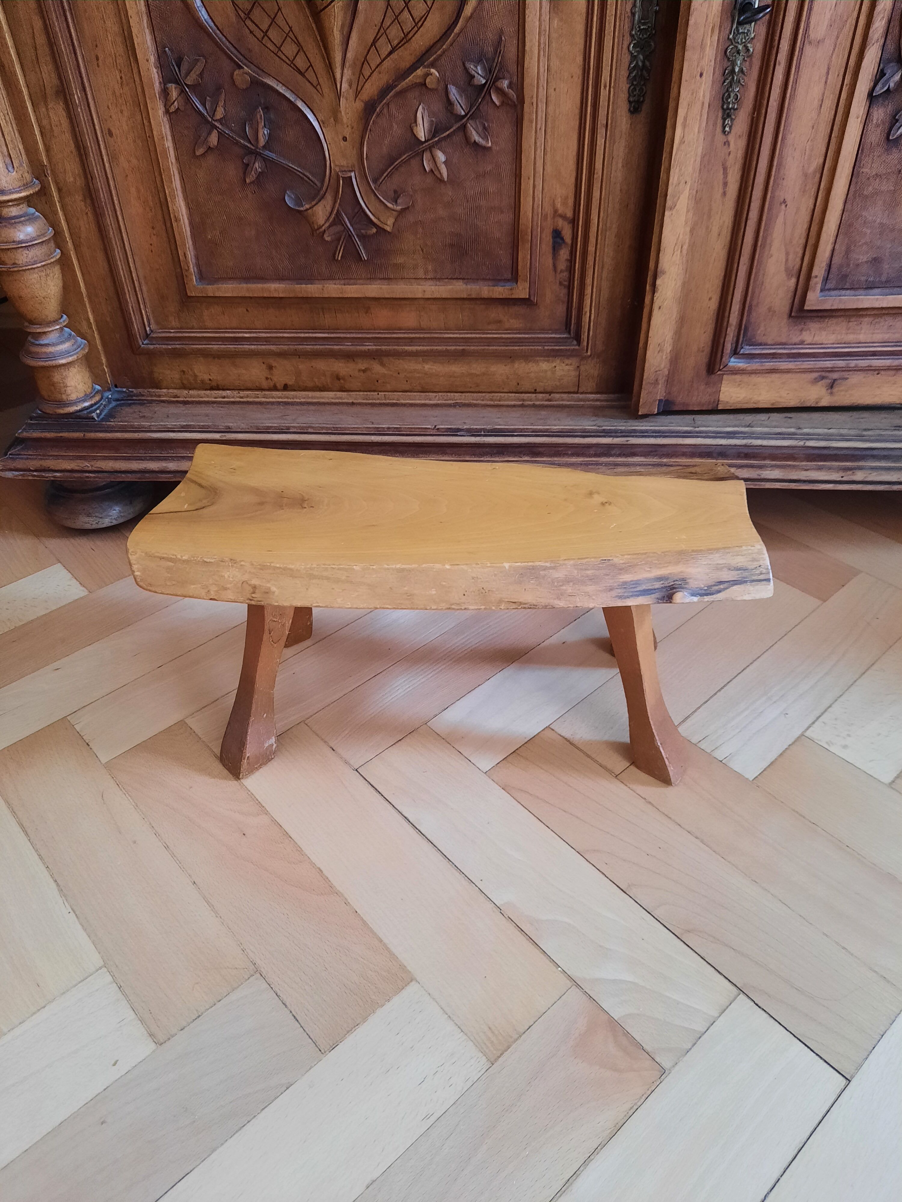 Raw wood stool