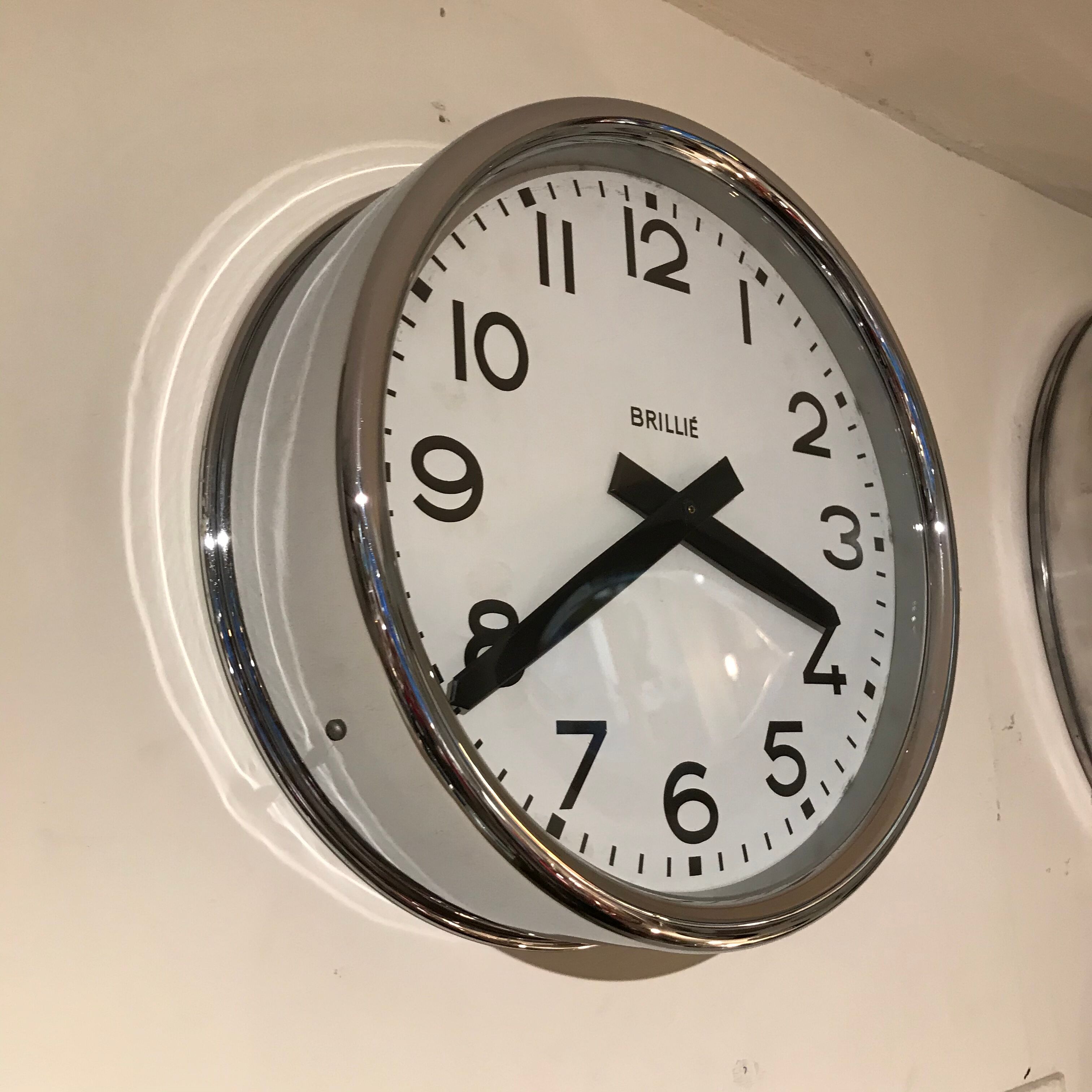 Horloge pendule Brillie chromée 32 cm fonctionne industrielle usine gare atelier sncf