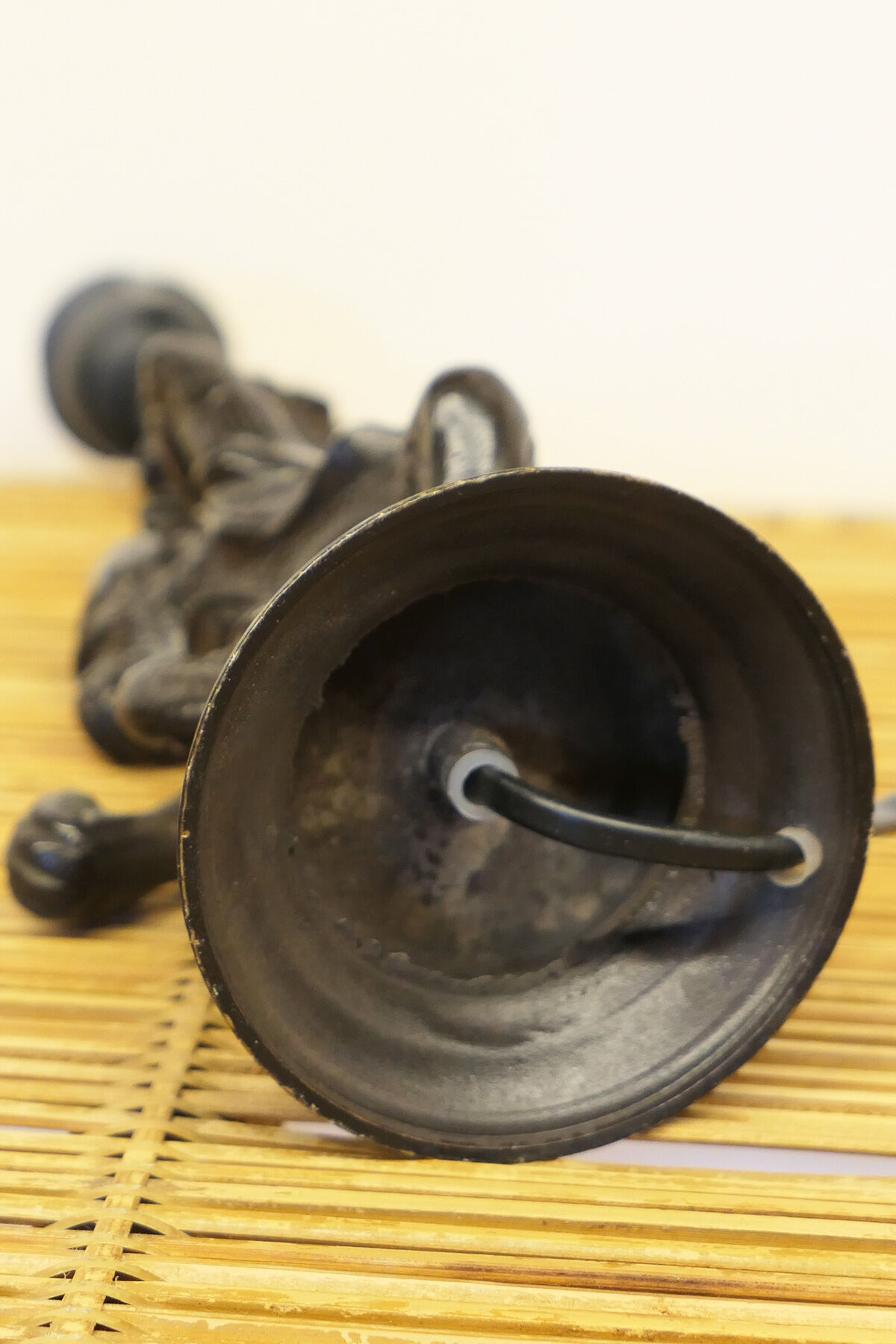 Lamp monkey learned juggler in patinated bronze