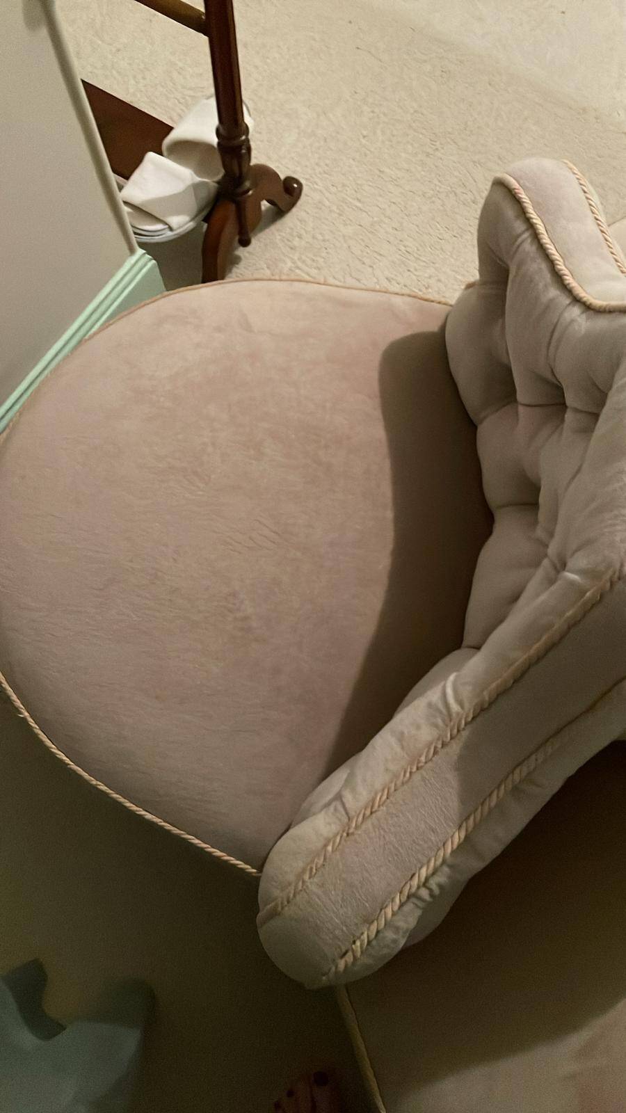 English confidant sofa
