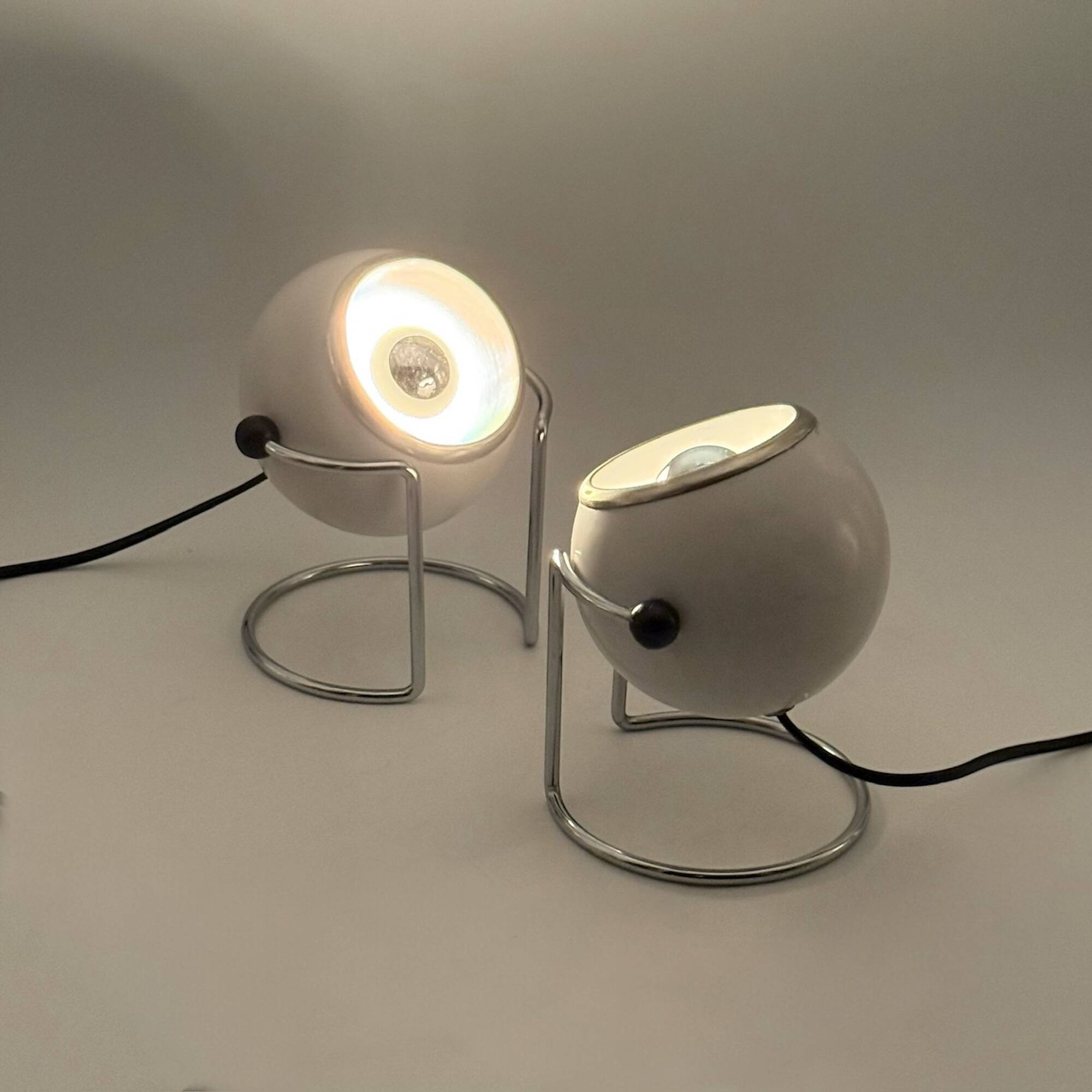 Pair of Rare Targetti Eyeball Lamps in White and Chrome, Italy, 1970s