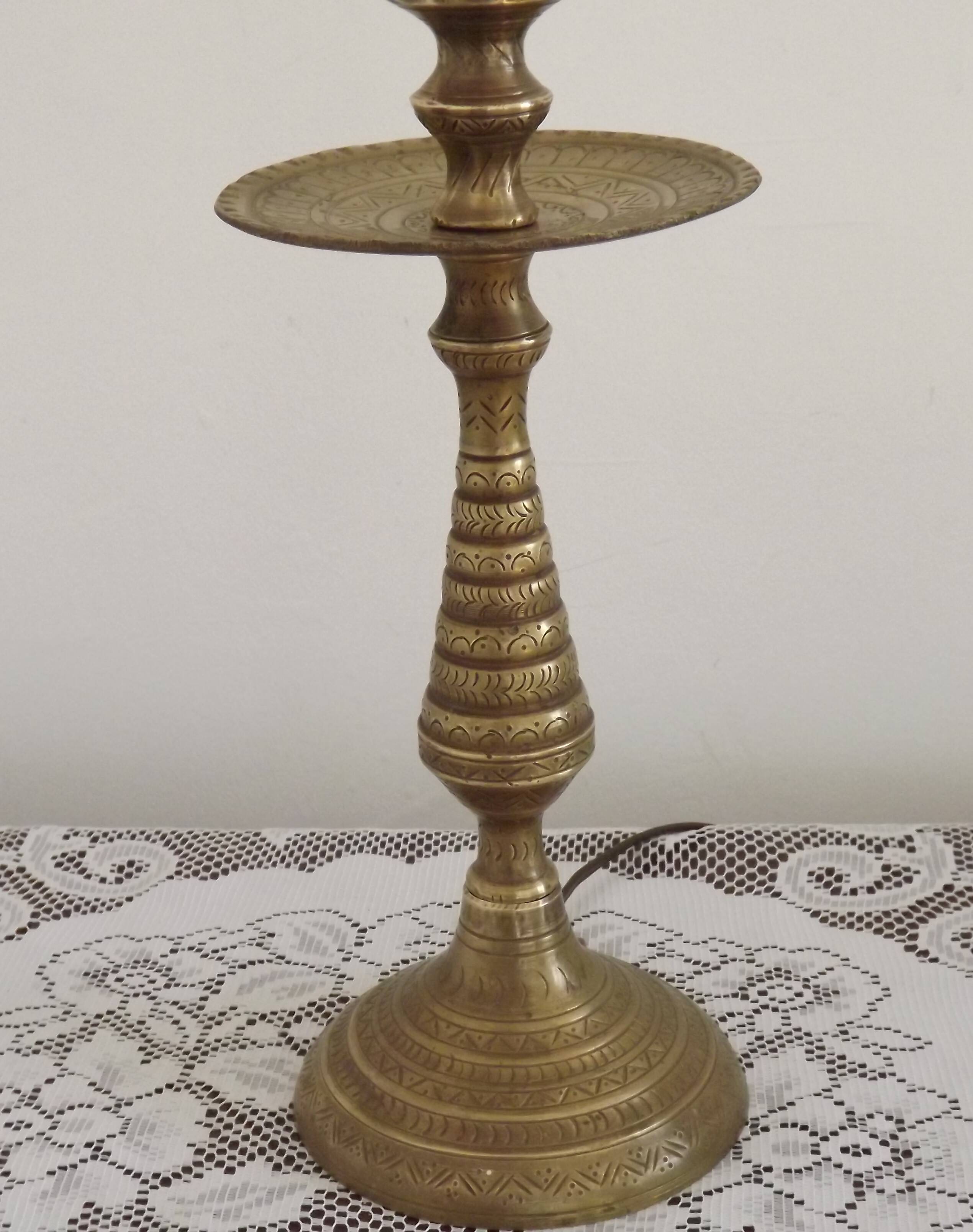 Electrified candlestick lamp base in solid brass, Morocco mid-20th century.