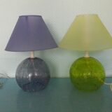 2 lampes à poser "Waths", pieds en verre, parme et citron