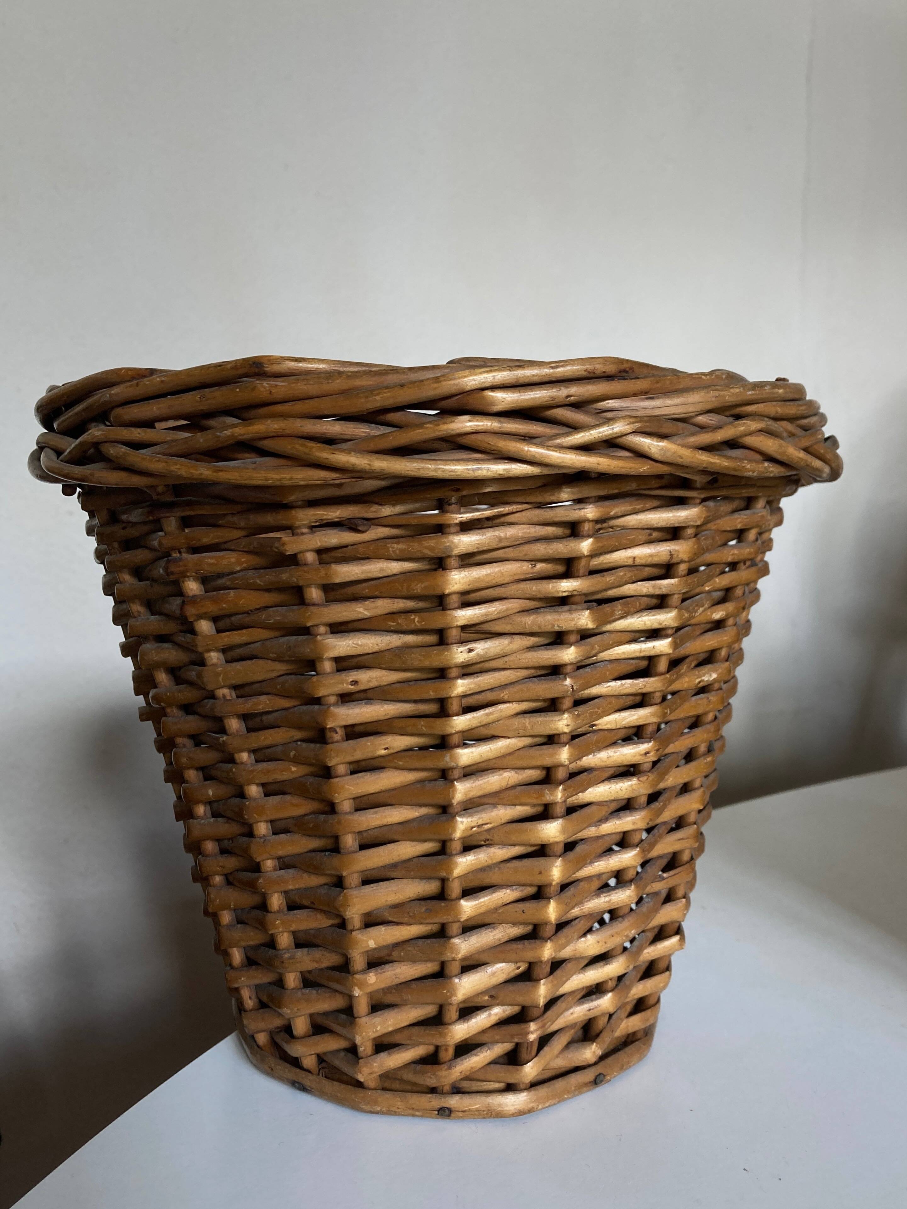 XL wicker planter from basket makers 1960