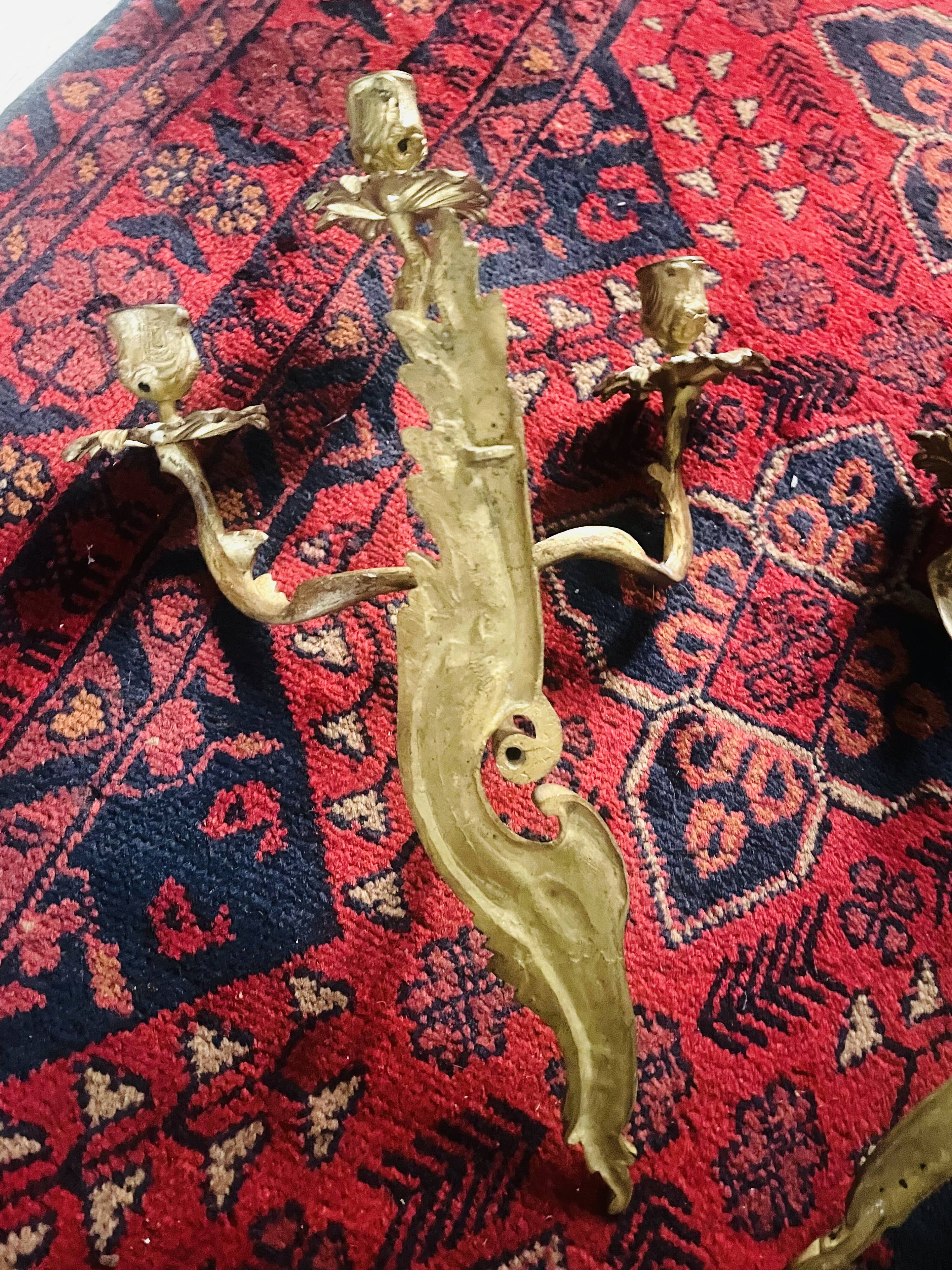 Paire d'appliques en bronze doré à 3 lumières style Louis XV