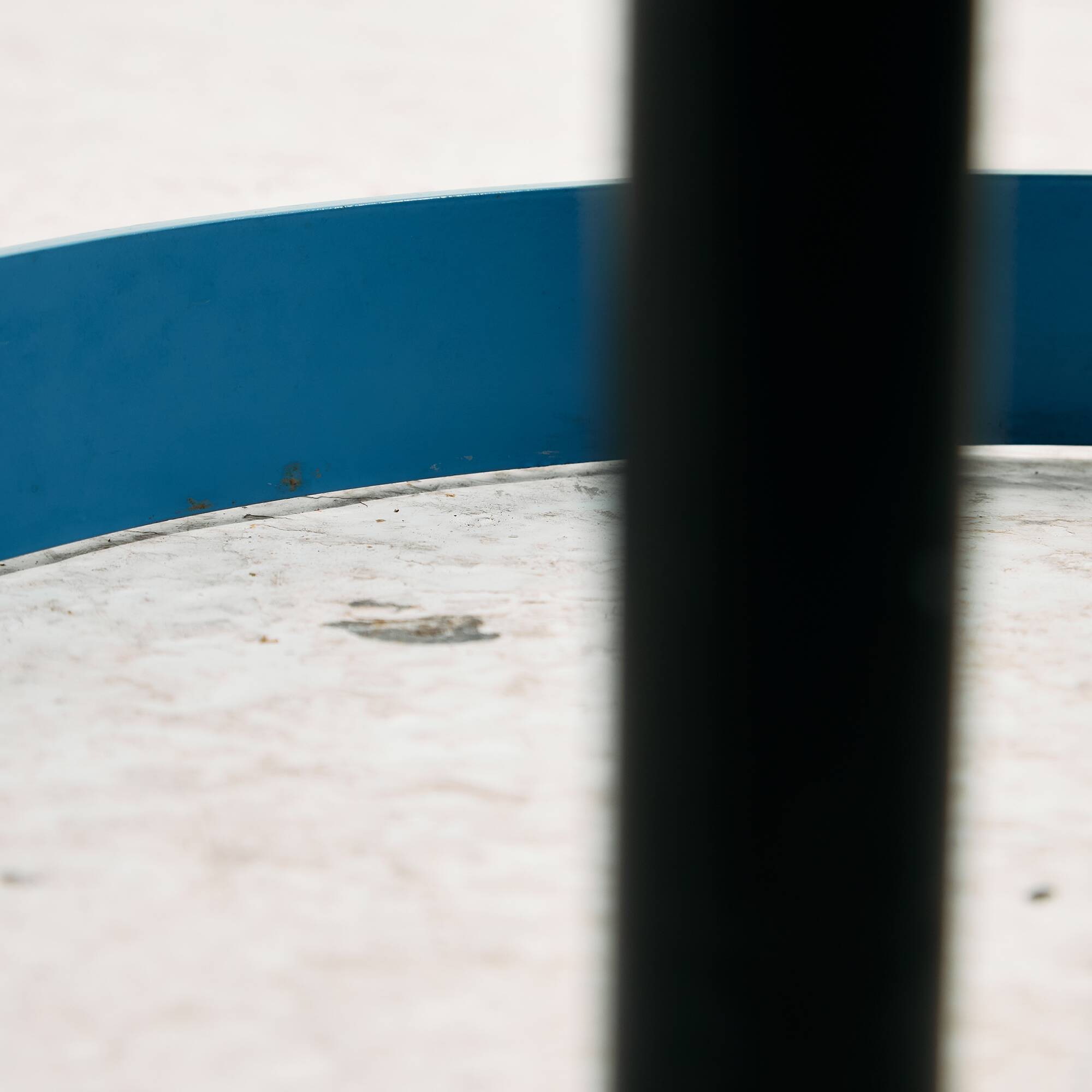 MK10872 Postmodern armchair and table, Set of 2