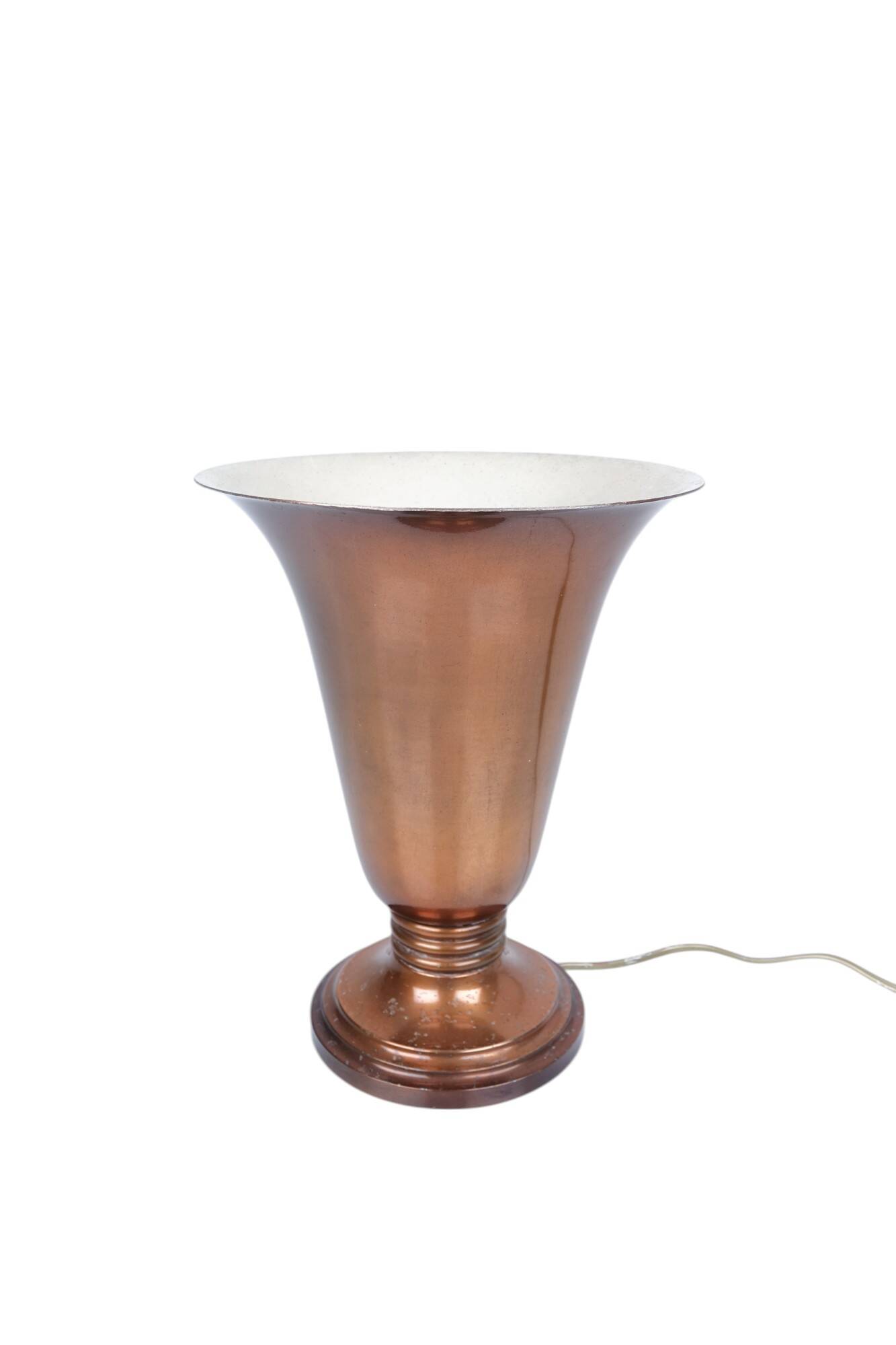 Lampe cornet en métal cuivré, époque Art Déco