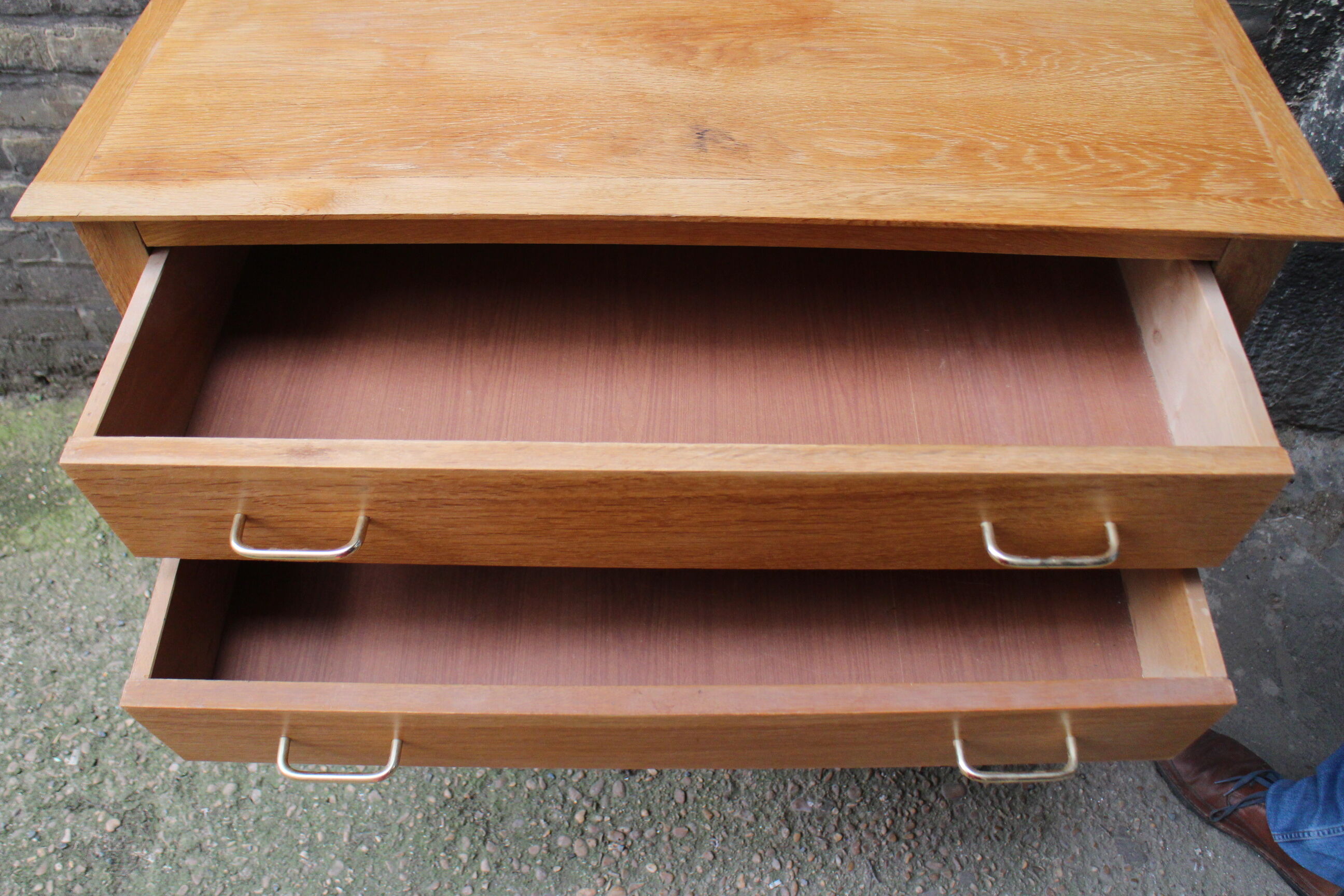 Commode vintage pieds compas