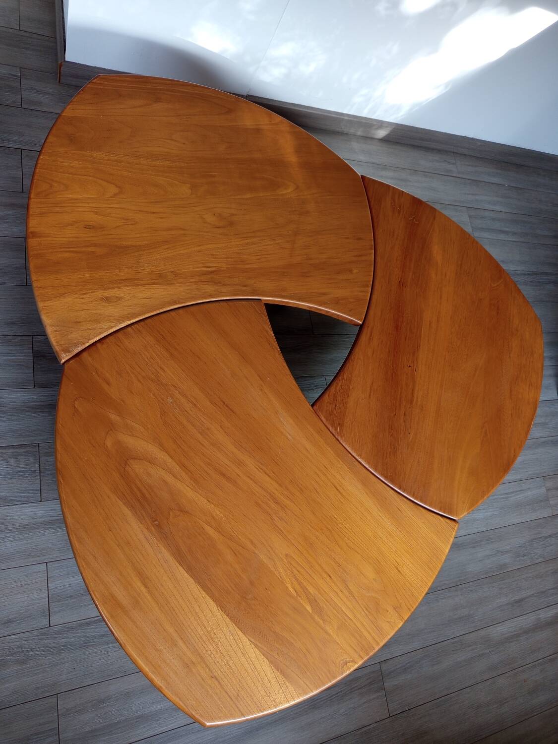 Modular coffee table set