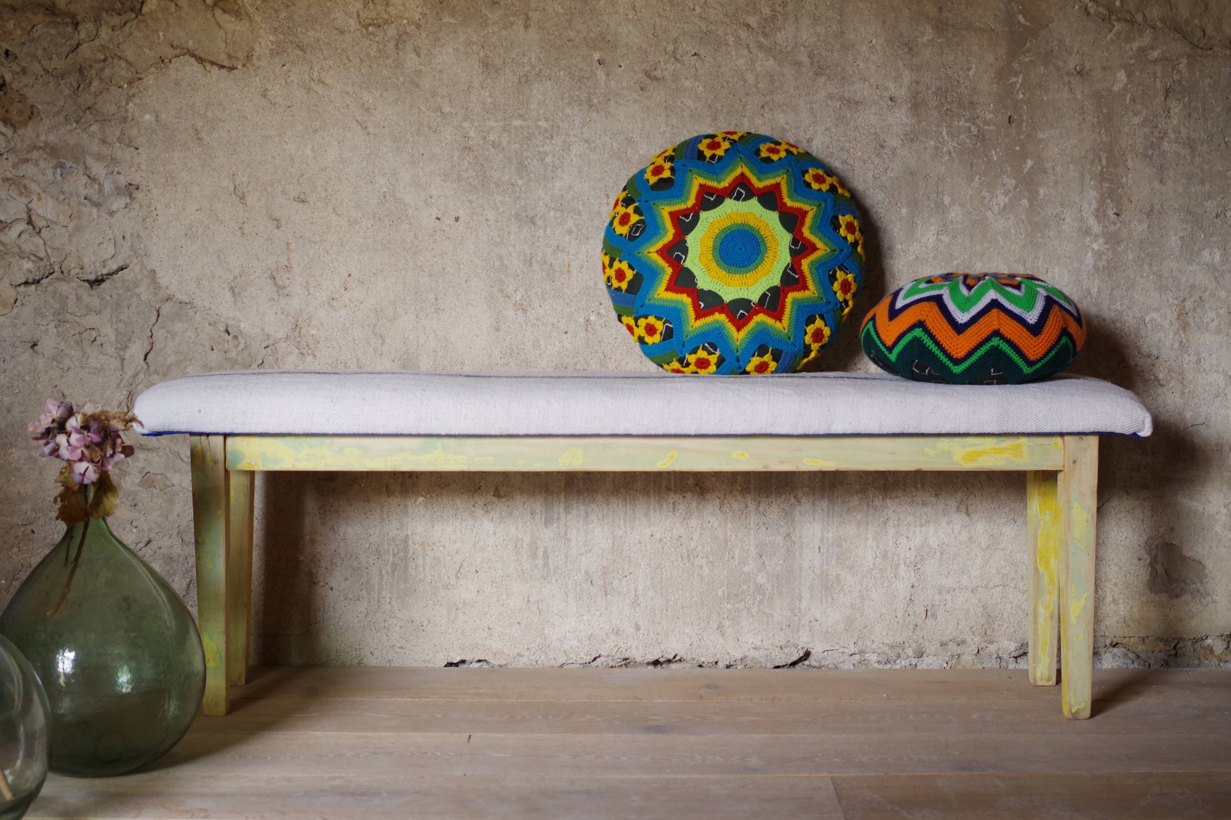 Bench seat old skated covered with old hemp