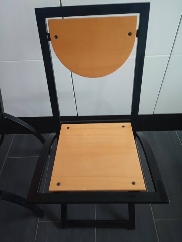 Chaises Sinus de KFF. 1ere édition