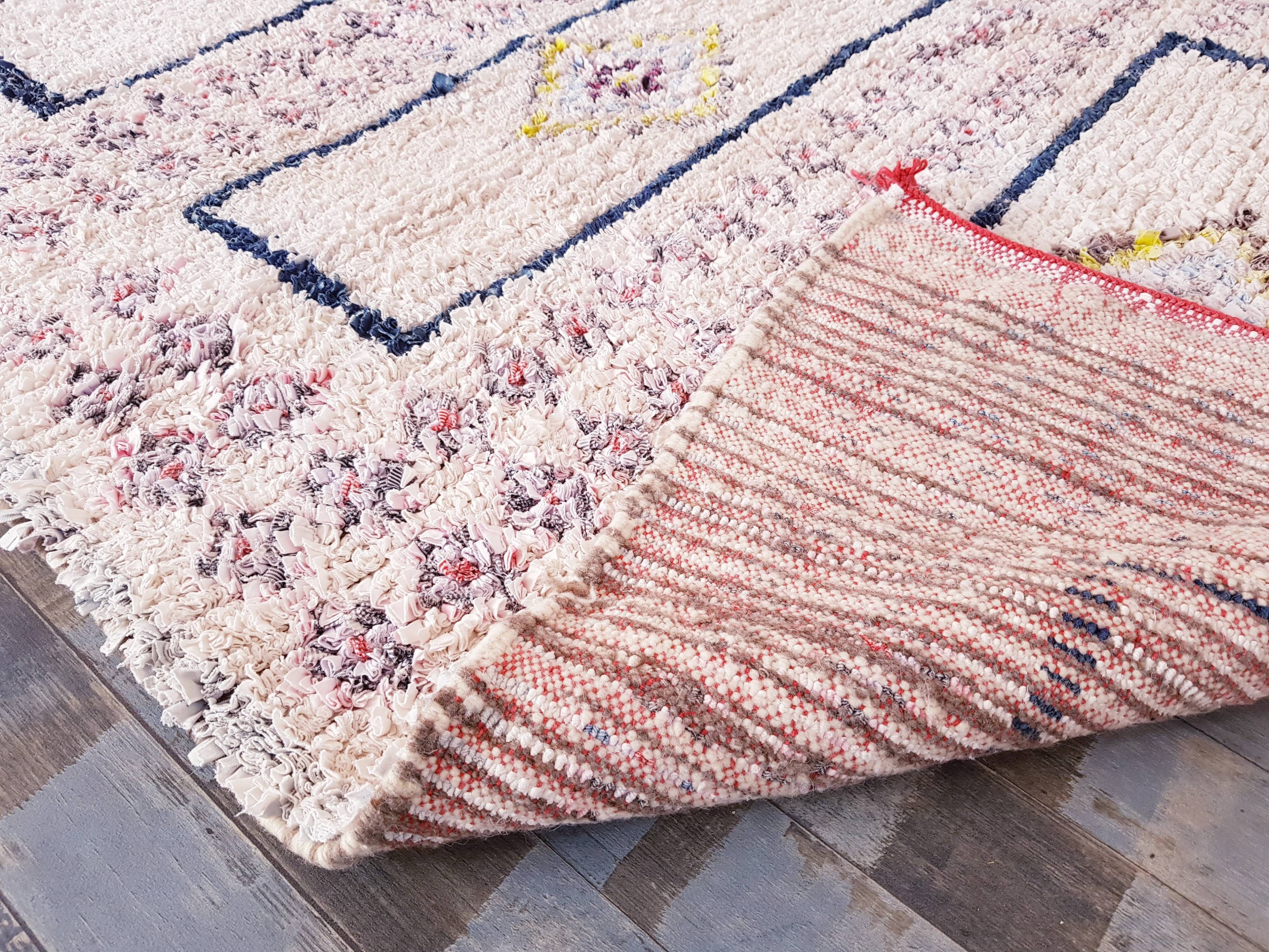 Vintage rug boucherouite 205/120 cm, hand woven Berber rug