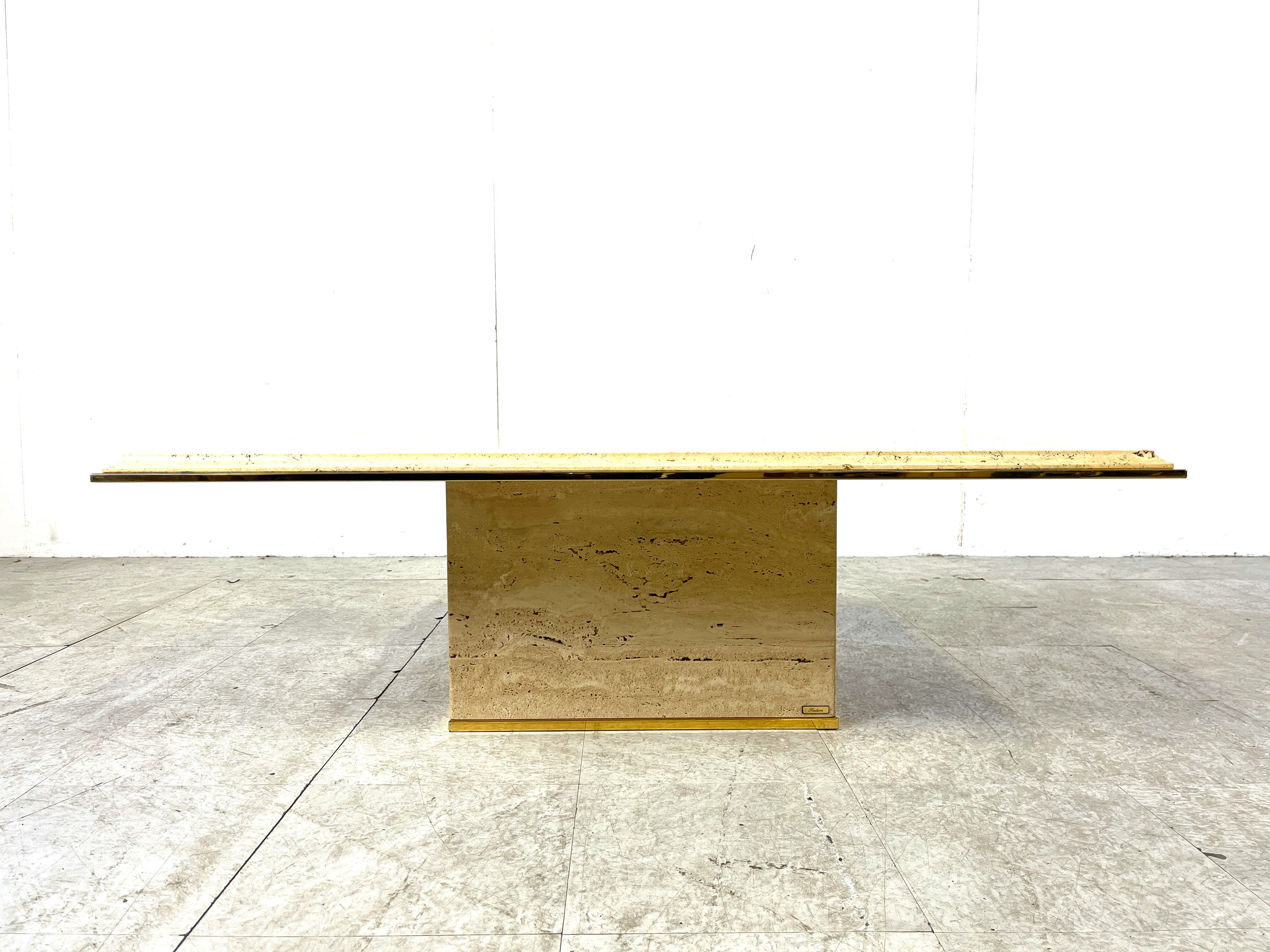 Table basse en travertin et laiton par Fedam, années 1970