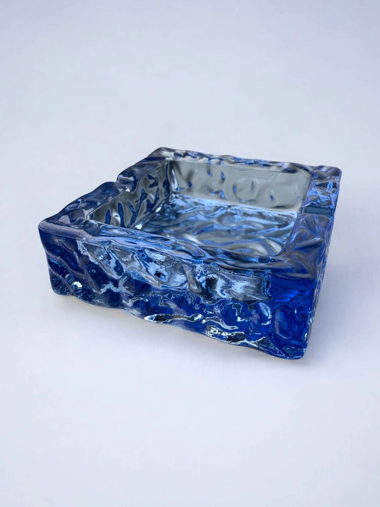 Ice cube ashtray by Antonio Imperatore, blue Murano glass, Italy, 1970s