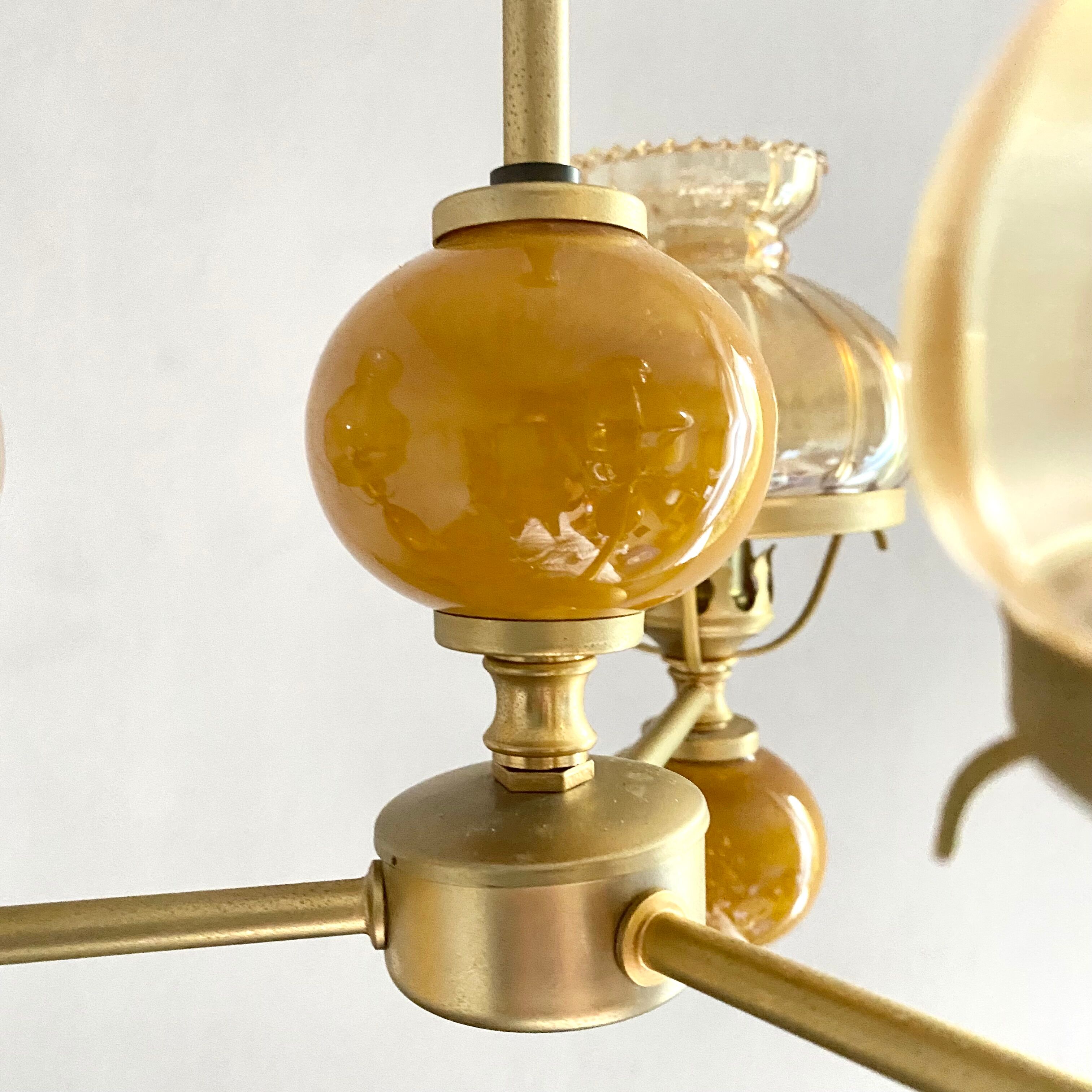 Chandelier vintage globes