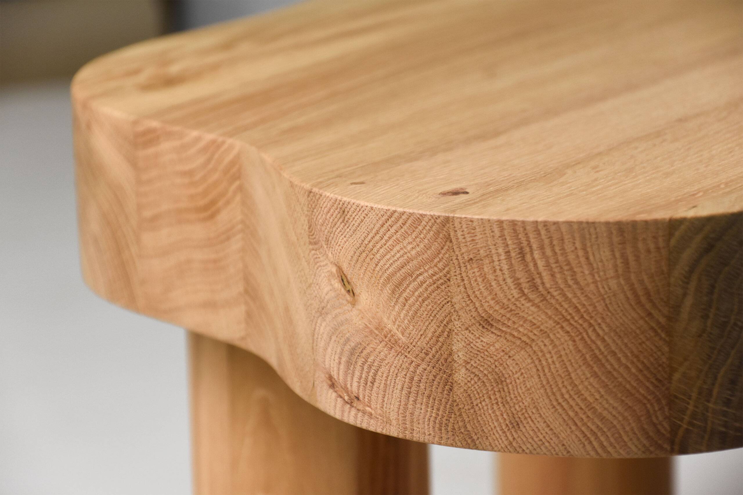 Solid oak coffee table PLOT-P4
