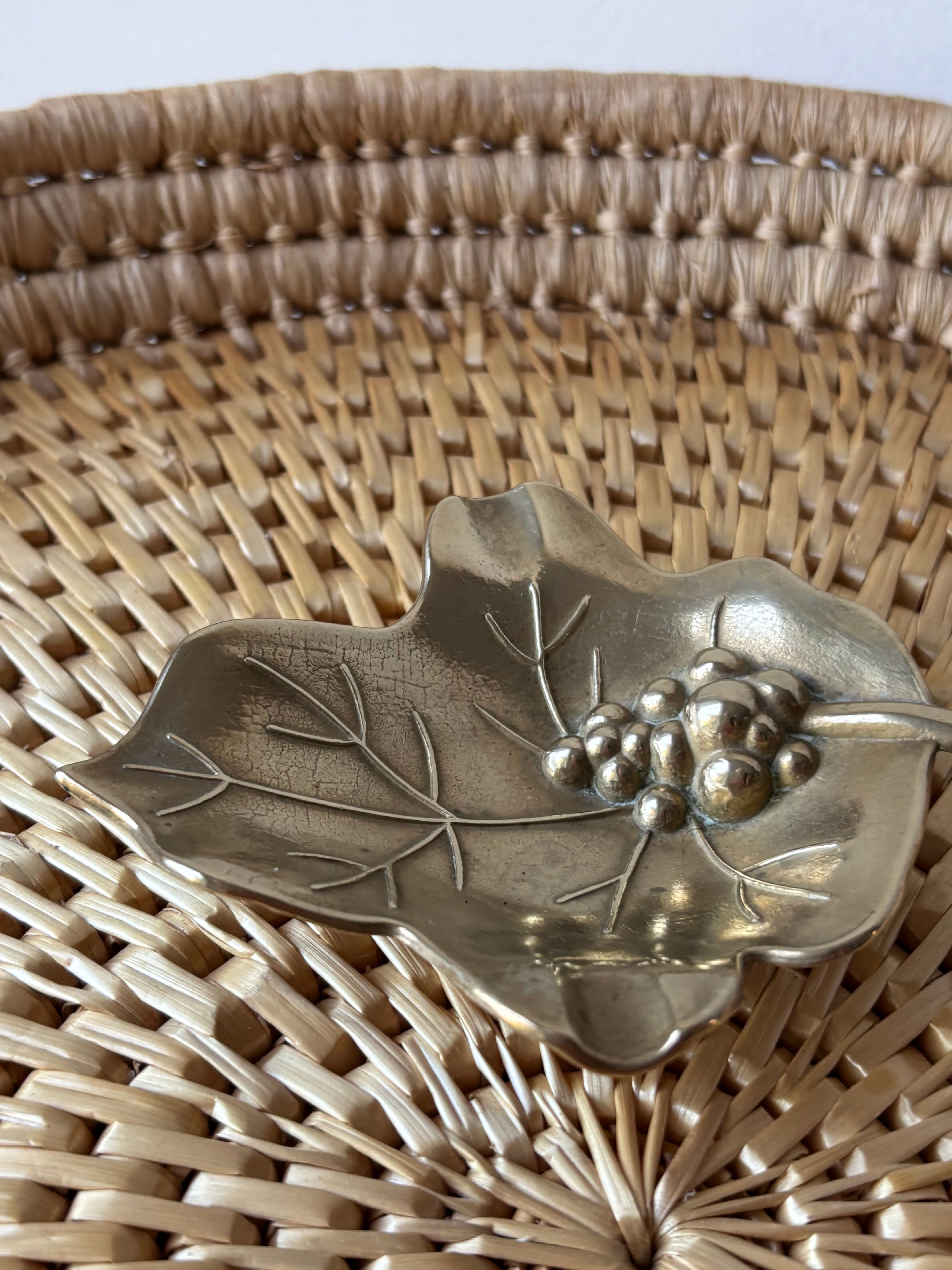 Silver-plated catchall - vine leaf with bunch of grapes