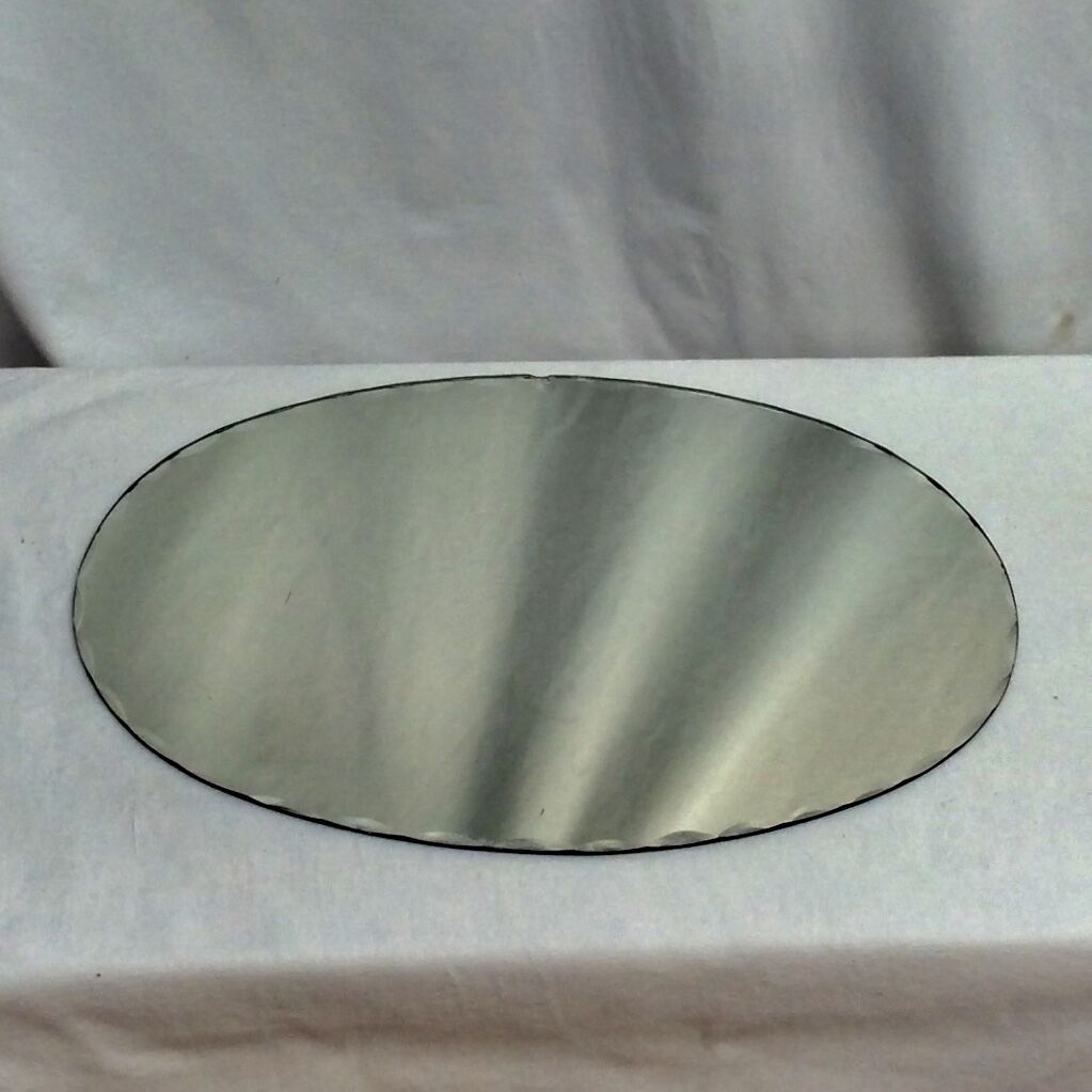 Oval mirror to lay beveled border vintage