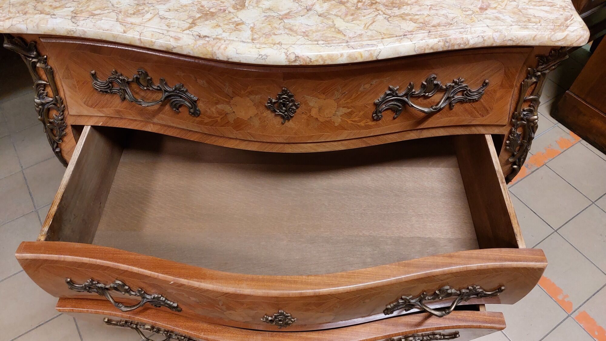 Louis XV style curved chest of drawers in rosewood 3 drawers and marble top