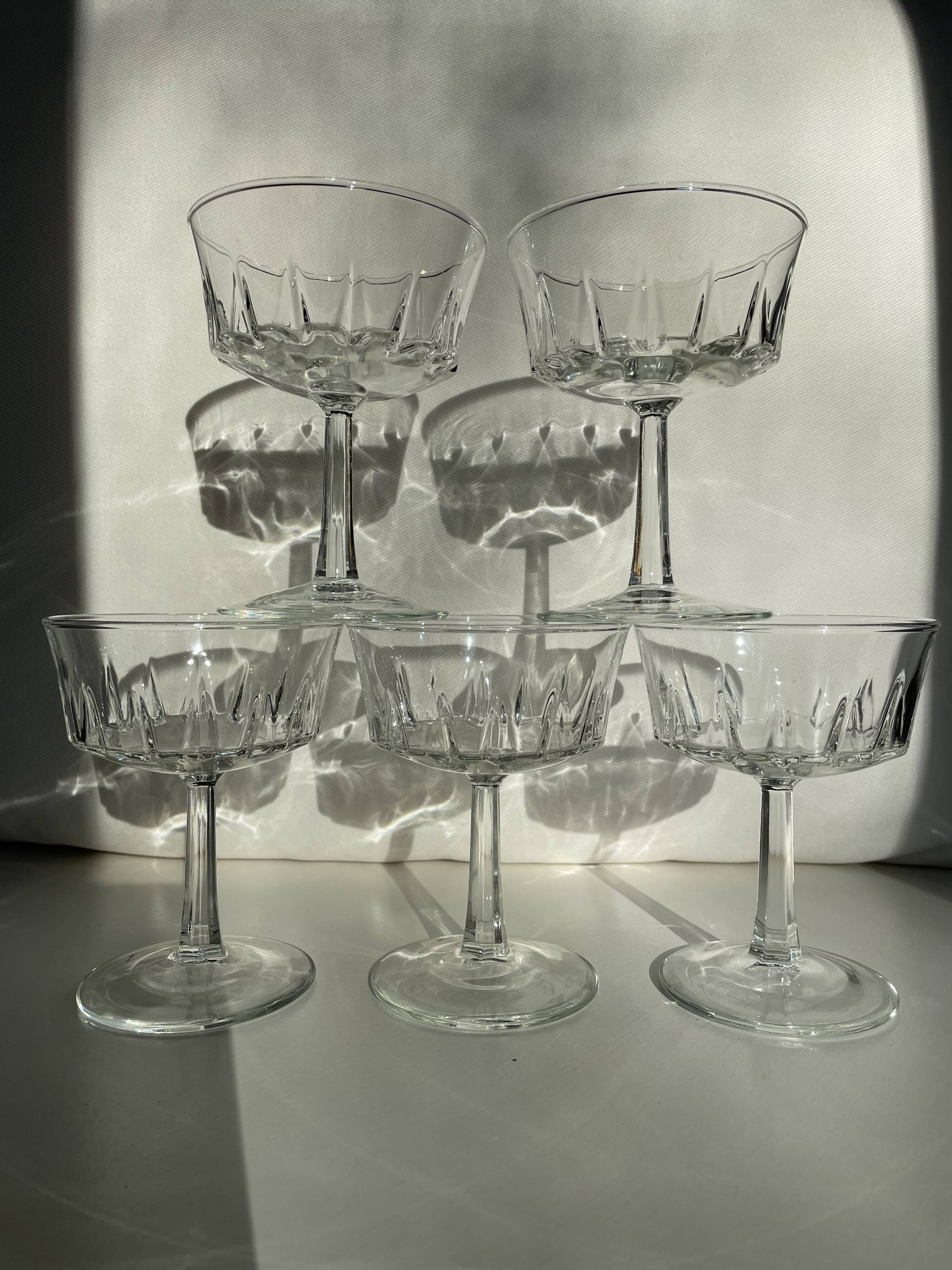 Ensemble de 5 verres coupés à champagne français Luminarc