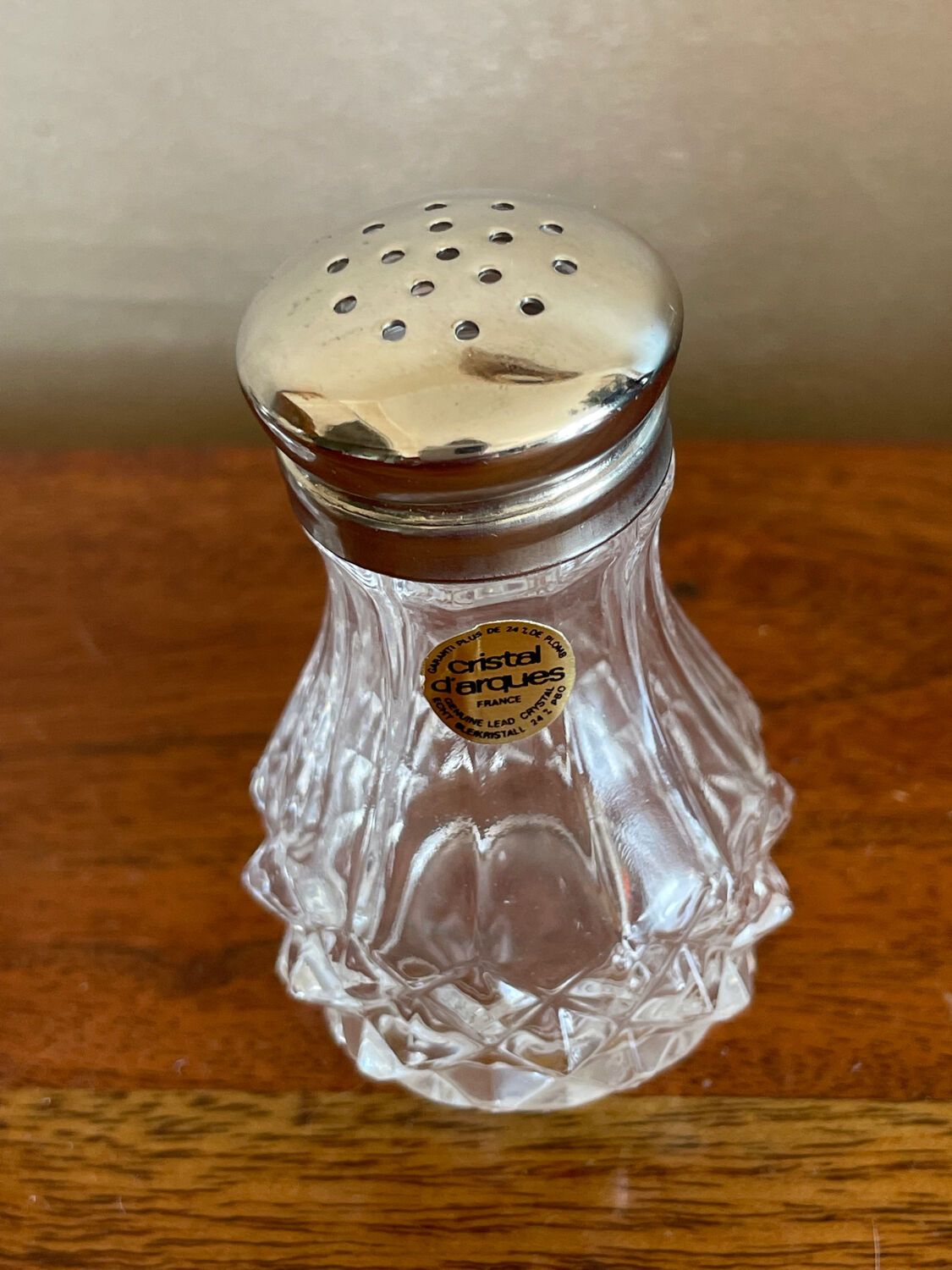 Salt and pepper crystal of Arques