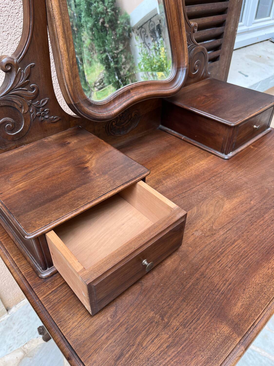 Antique solid wood dressing table