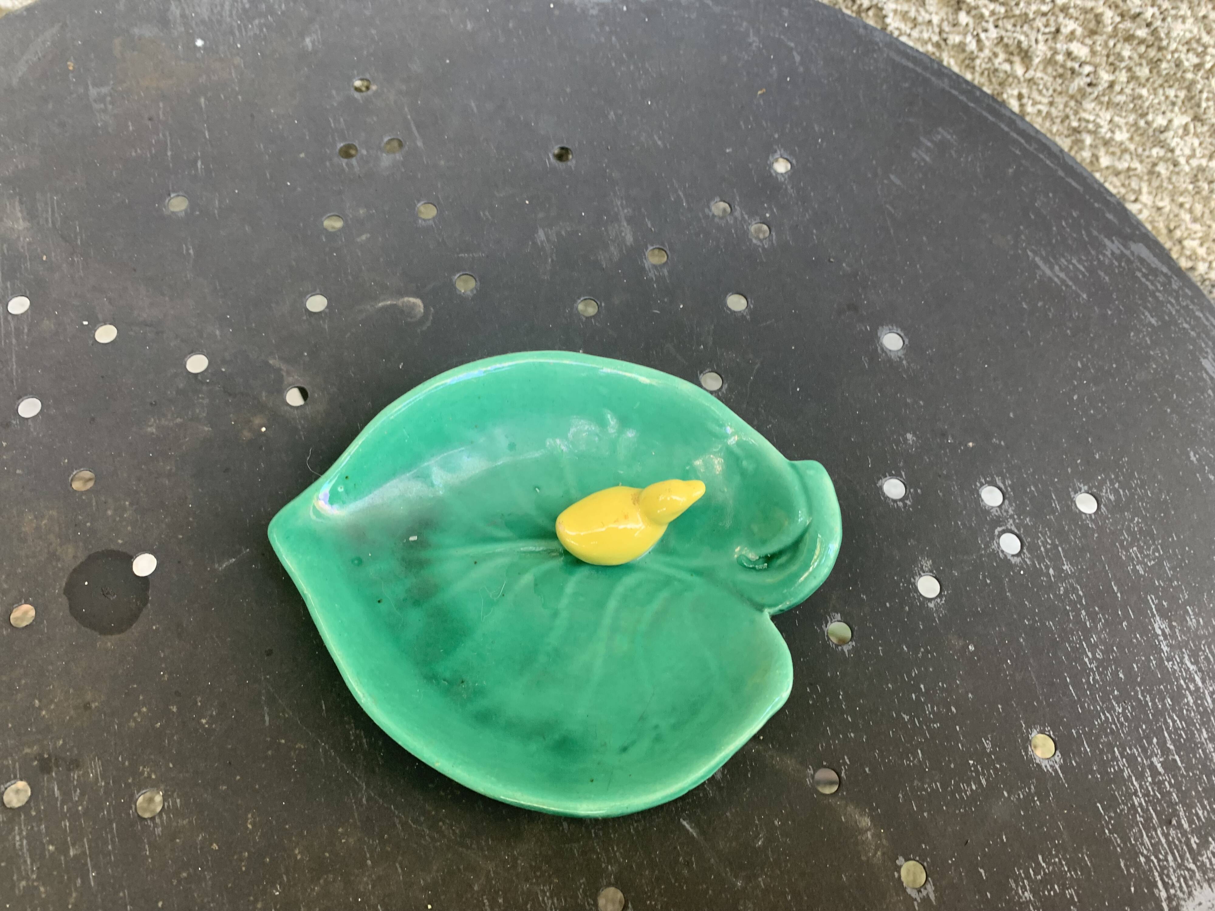 Empty pocket, duck soap dish on green barbotine leaf vintage