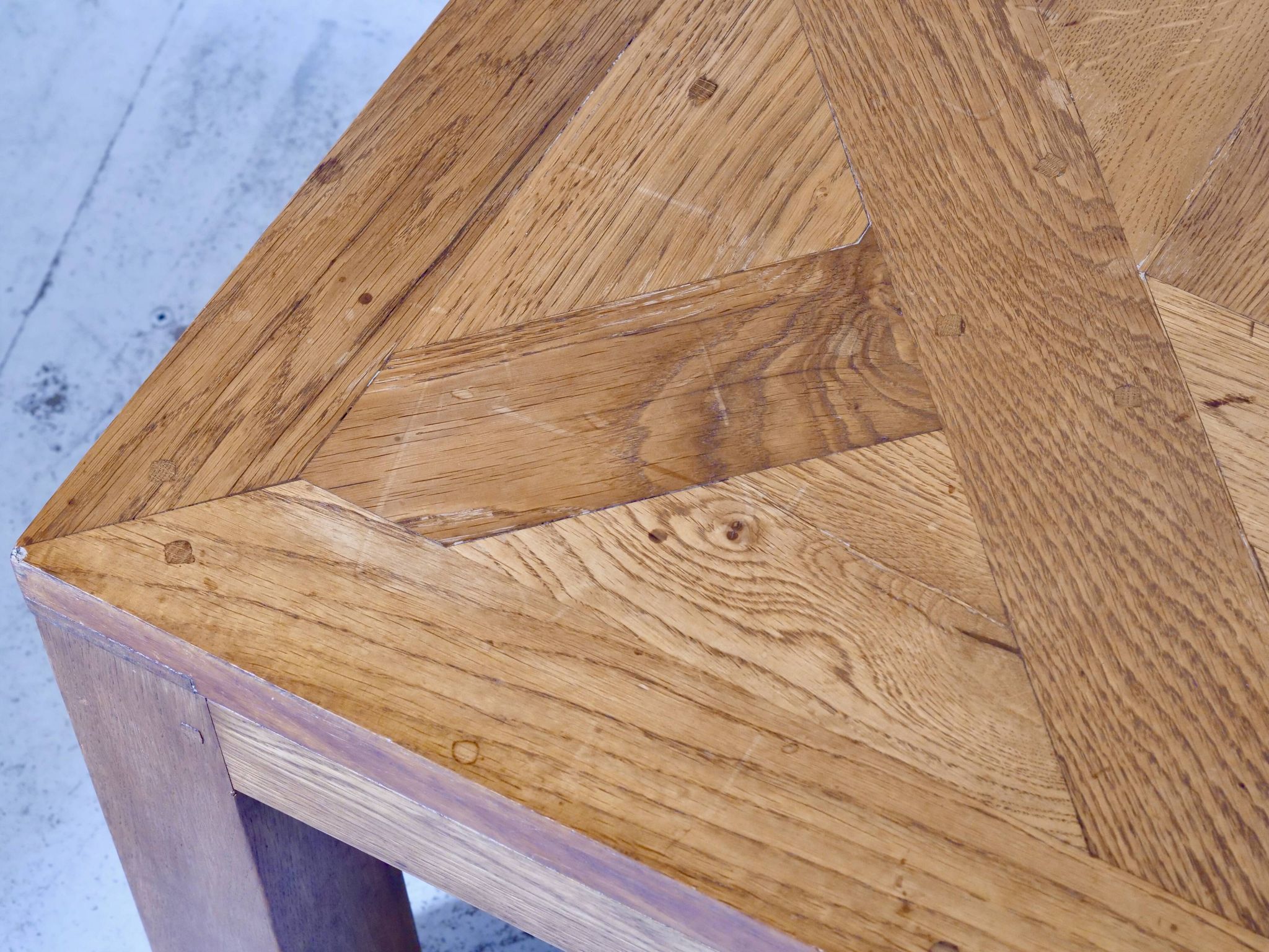 table basse chêne massif Motif Parquet Aremberg du 19e