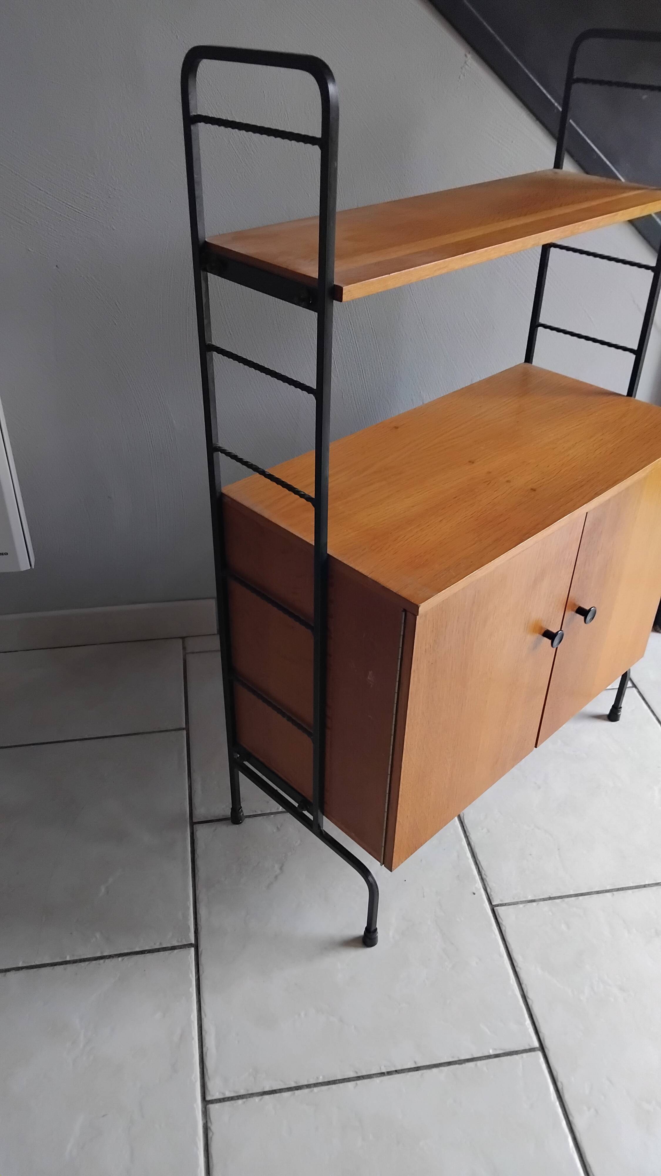 Small vintage shelf unit from the 50s and 60s.