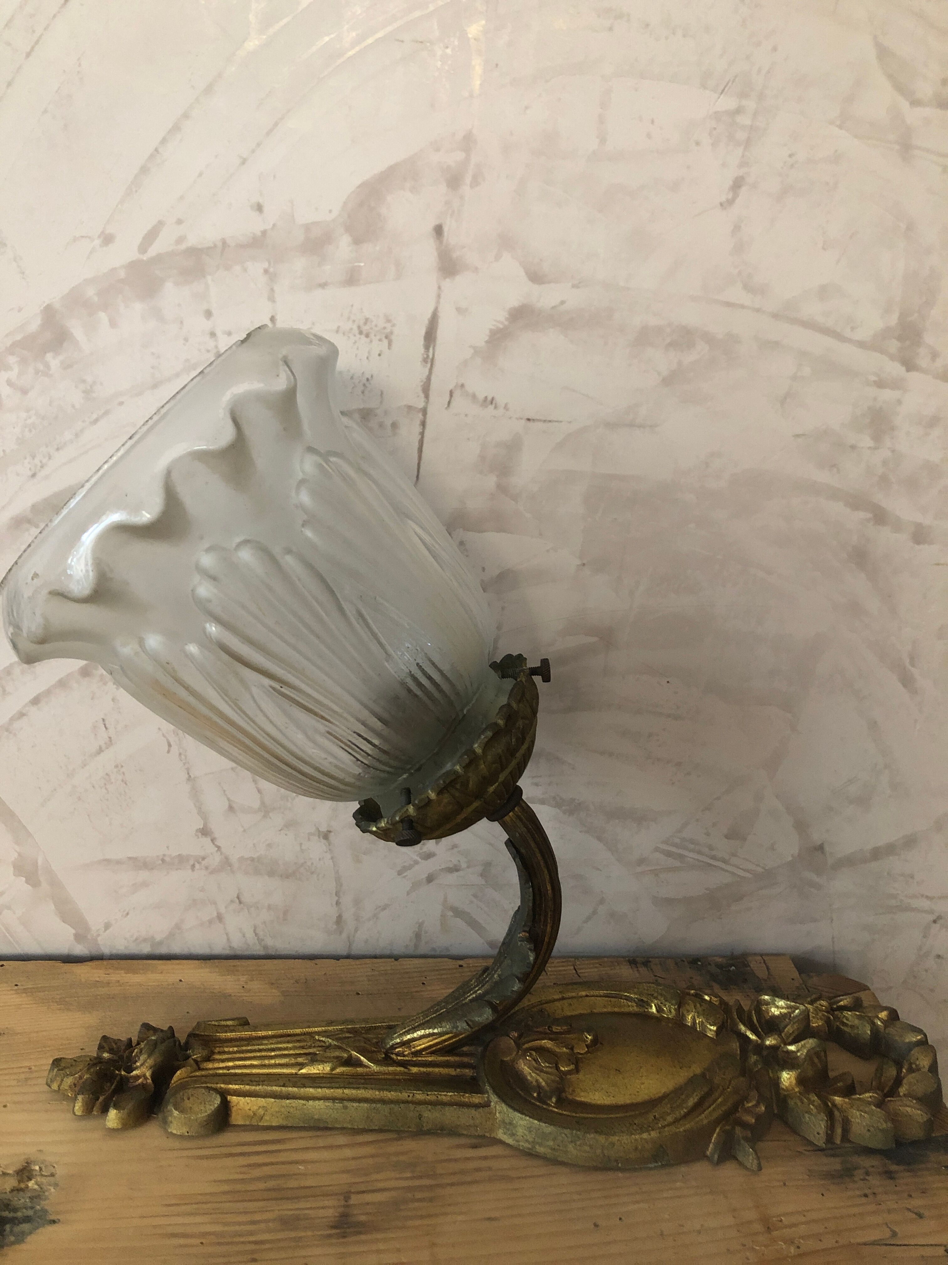 Bronze wall lamp
