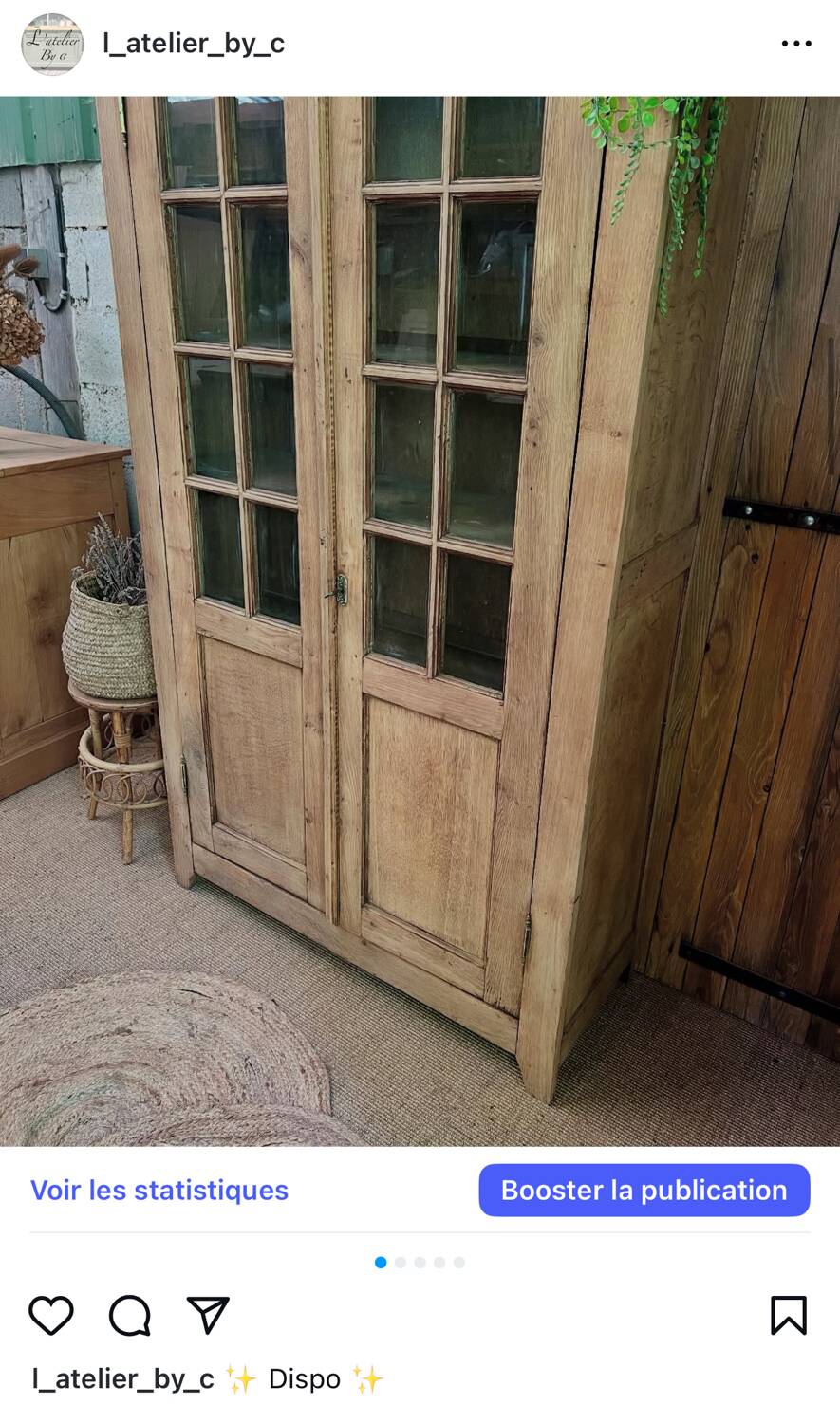 Vintage showcase
