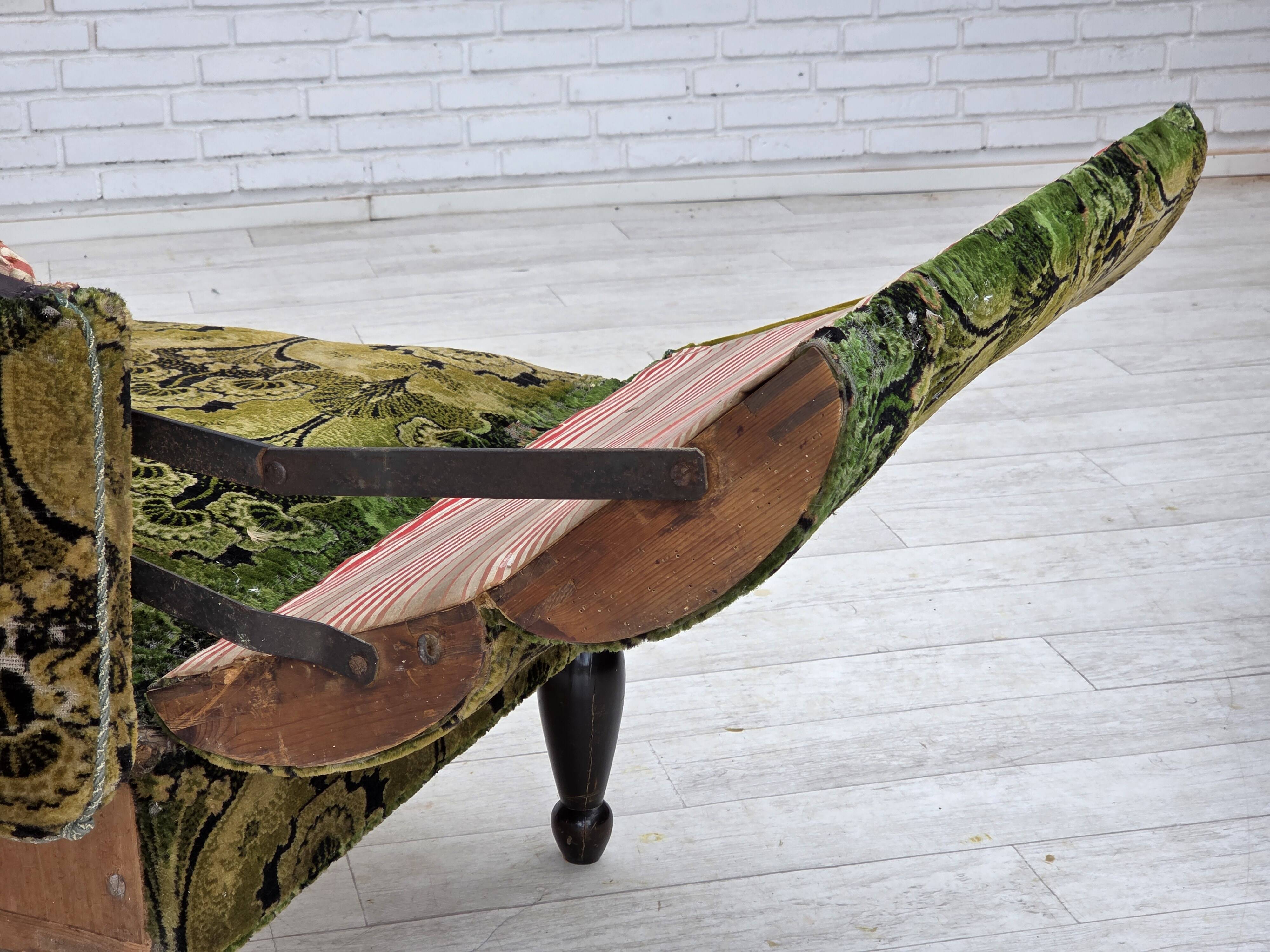 1930s, Danish 2-seater drop arm daybed/sofa, green furniture velour.