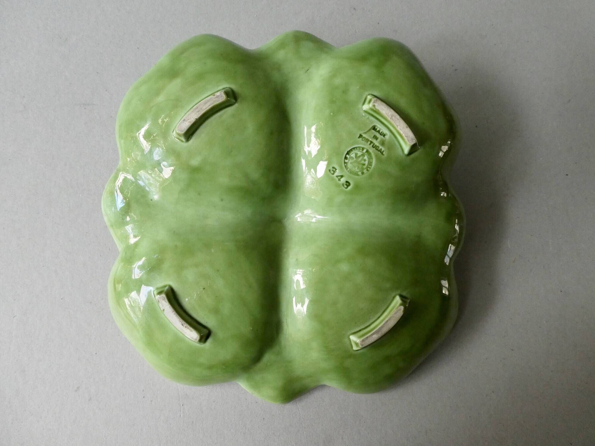 Four-wheeled cup in dabbling, cabbage leaves, Bordallo Pinheiro