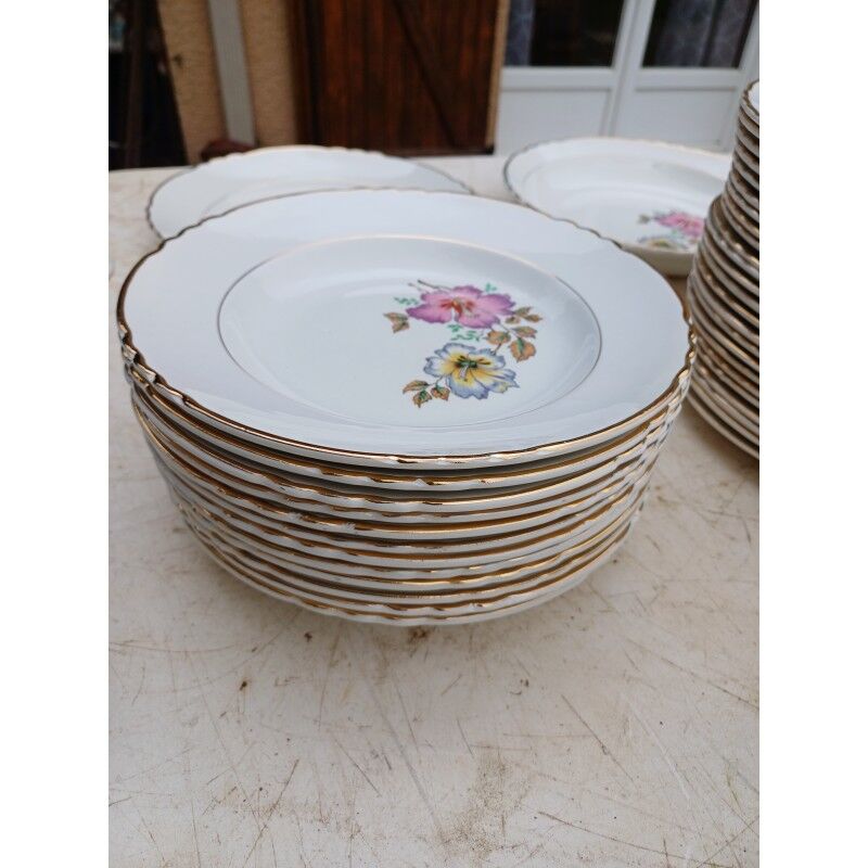 "Orchies Moulin des Loups" porcelain dinner service