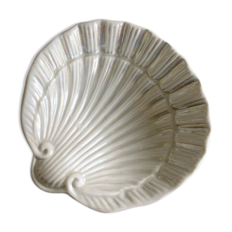 Iridescent ceramic shell