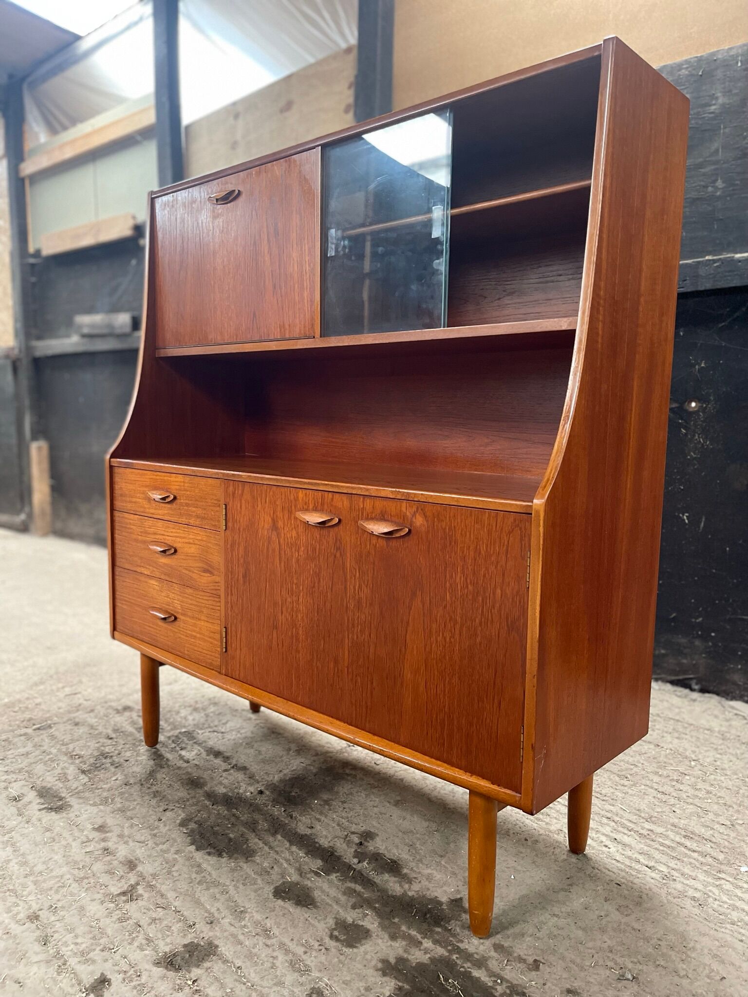 Buffet mid-century