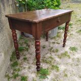Desk with turned legs