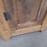 Armoire parisienne en sapin