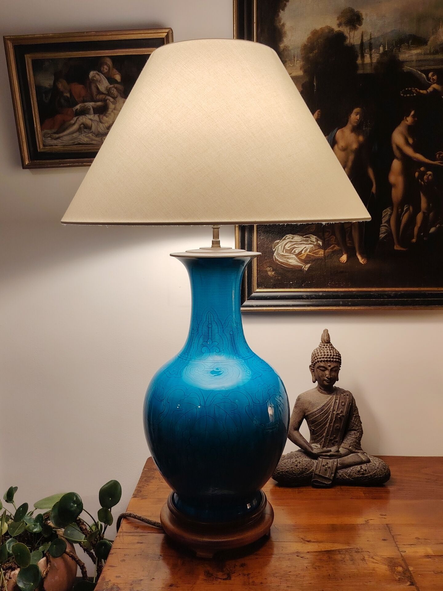 Turquoise ceramic vase lamp, incised Chinese decoration, late 19th century.