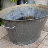 Beautiful and large old basin, 70-litre zinc vat.