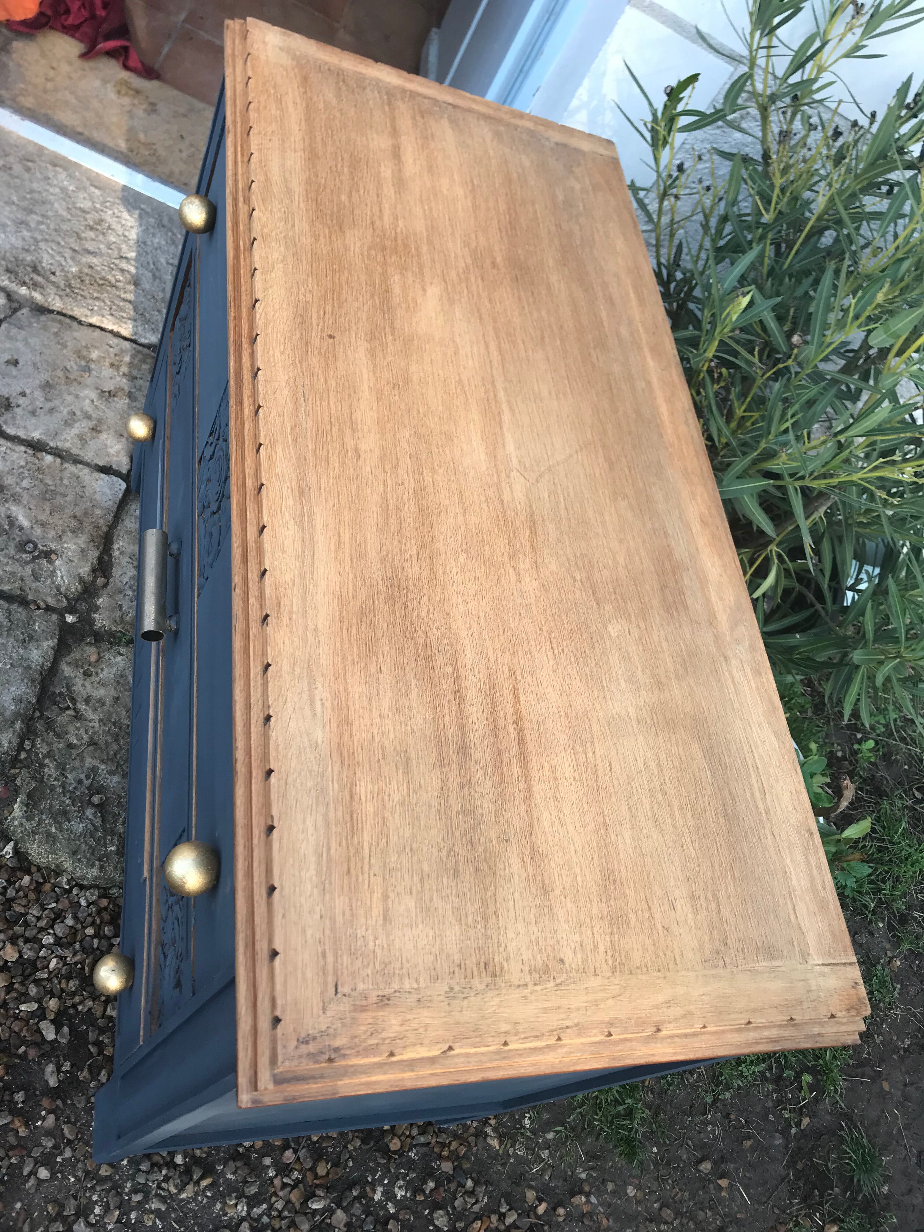 Vintage dresser