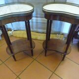 Paire de tables de chevet Anciennes Forme Haricot style Louis XVI- dessus marbre