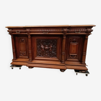 Buffet massif en noyer style Henri II, Renaissance